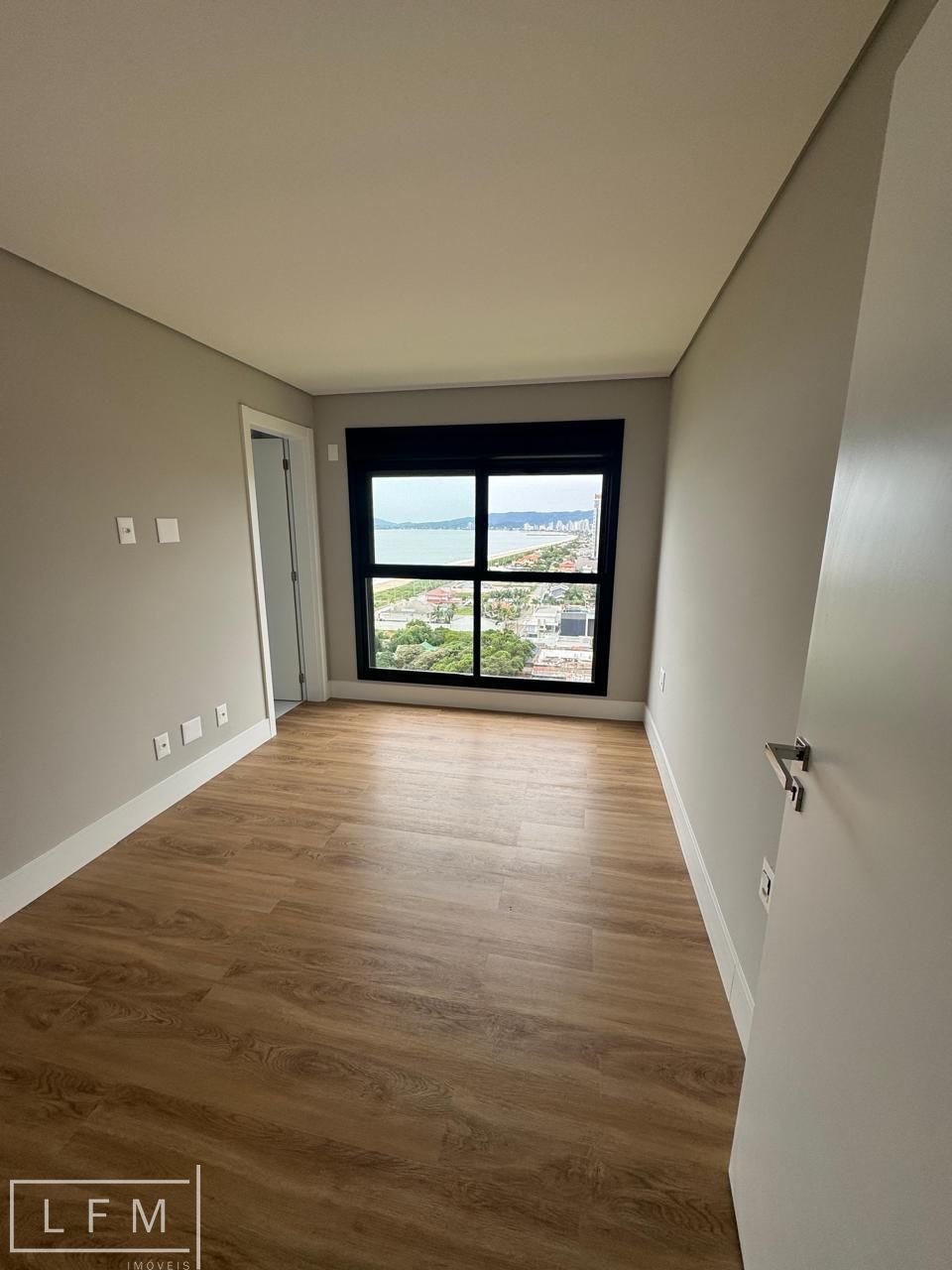 Apartamento à venda com 3 quartos, 128m² - Foto 27