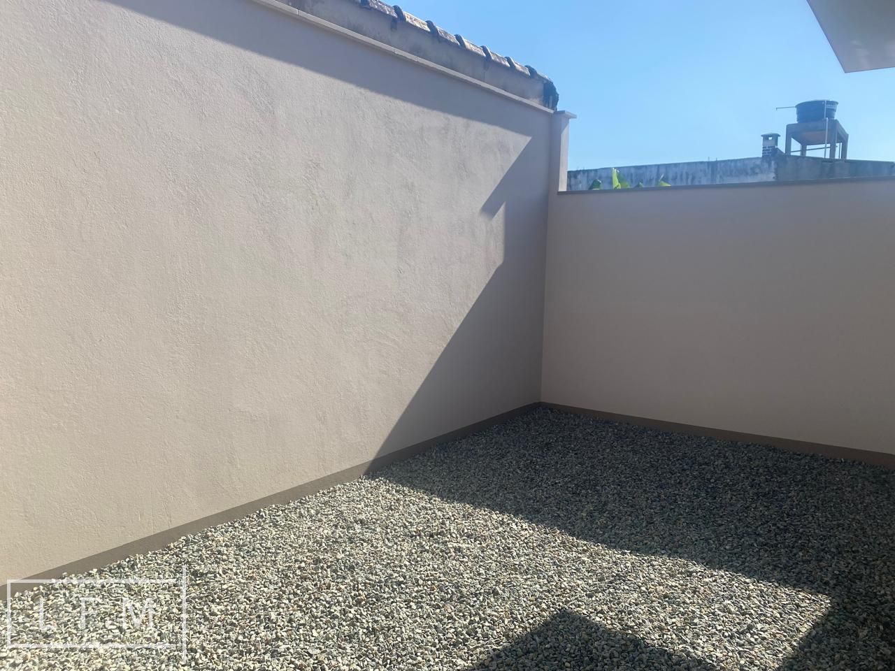 Casa térrea geminada pronta para morar em Balneário Piçarras Sc
