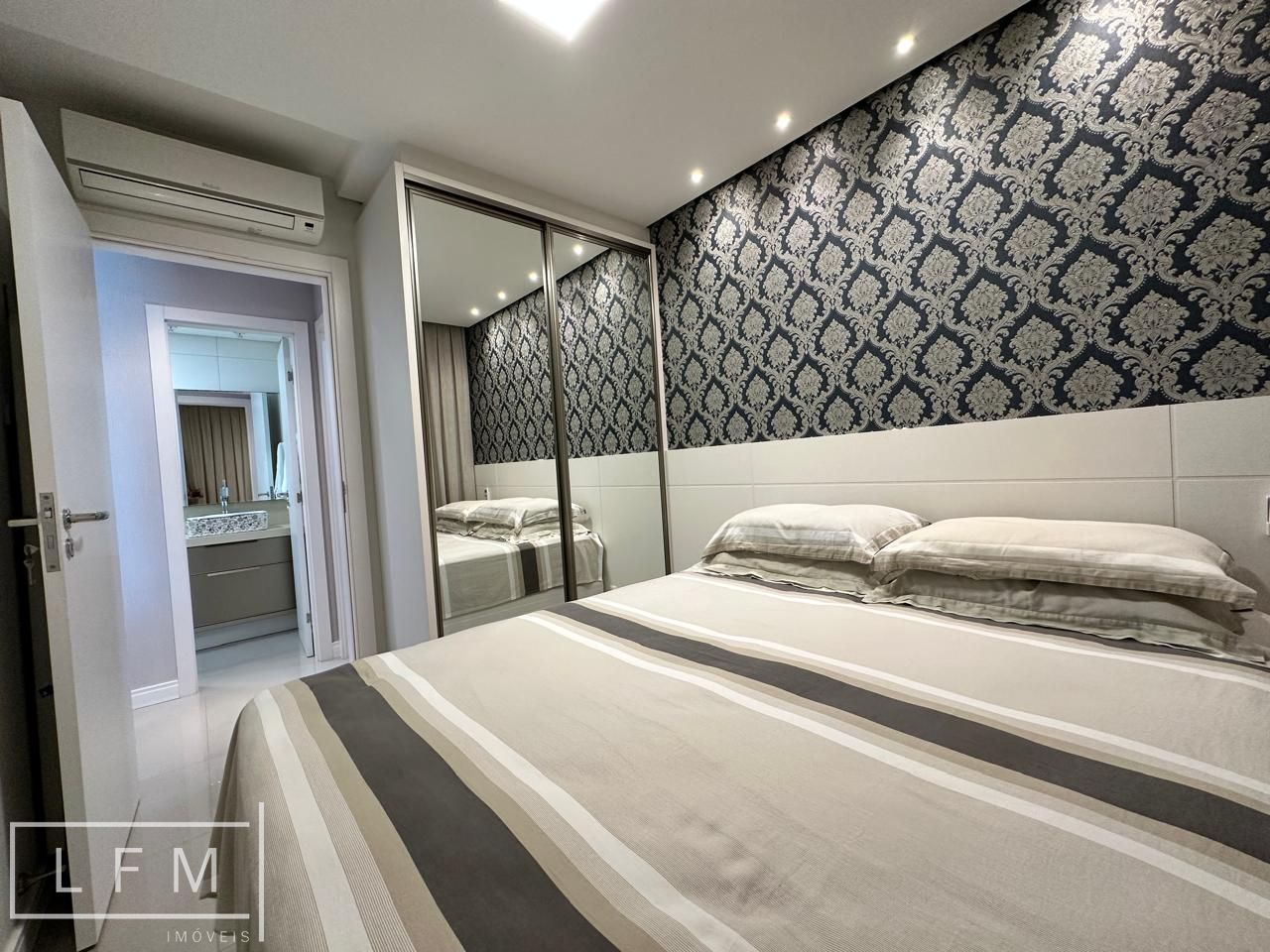 Apartamento mobiliado em home club