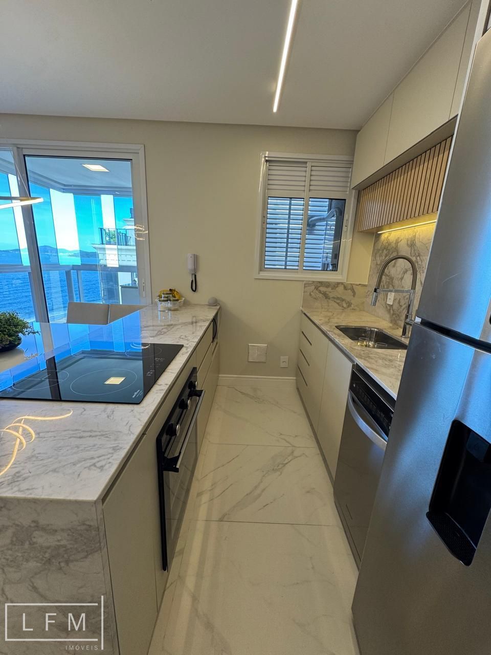 Apartamento frente em Balneário Piçarras SC