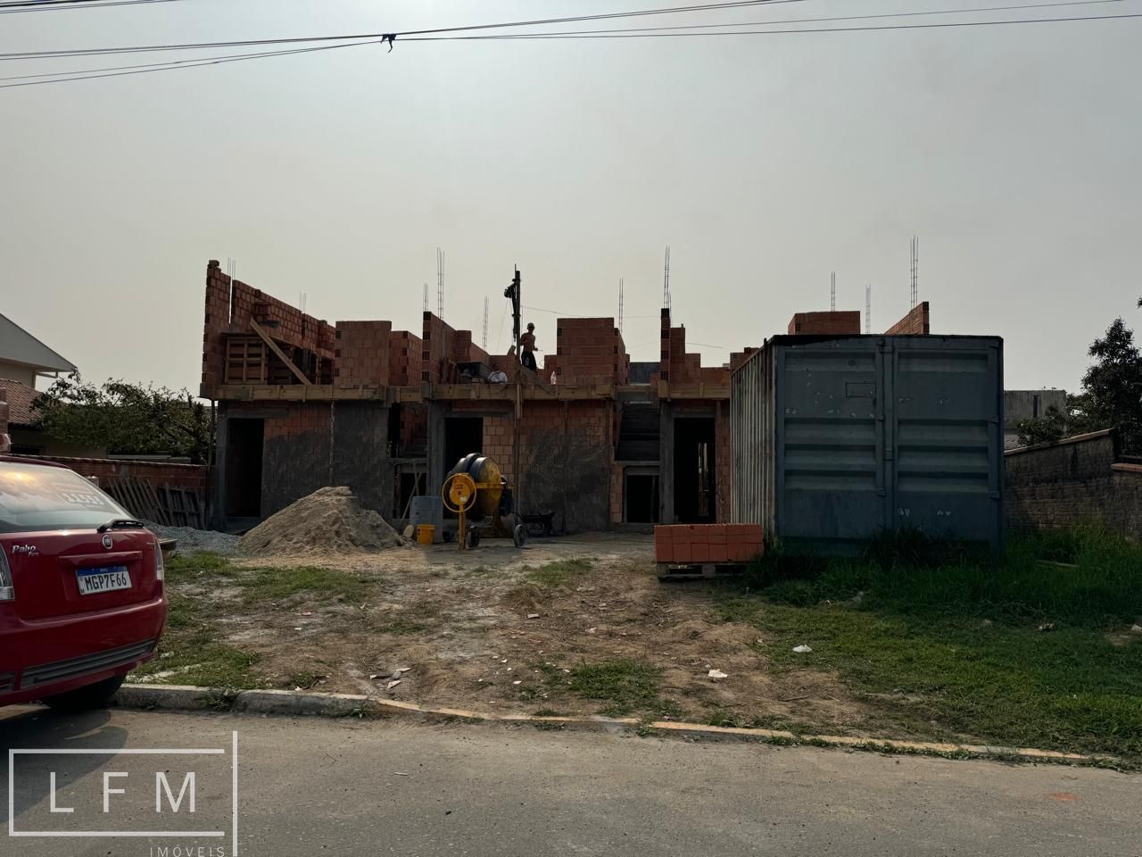 Sobrado  venda  no Nossa Senhor da Paz - Balnerio Piarras, SC. Imveis