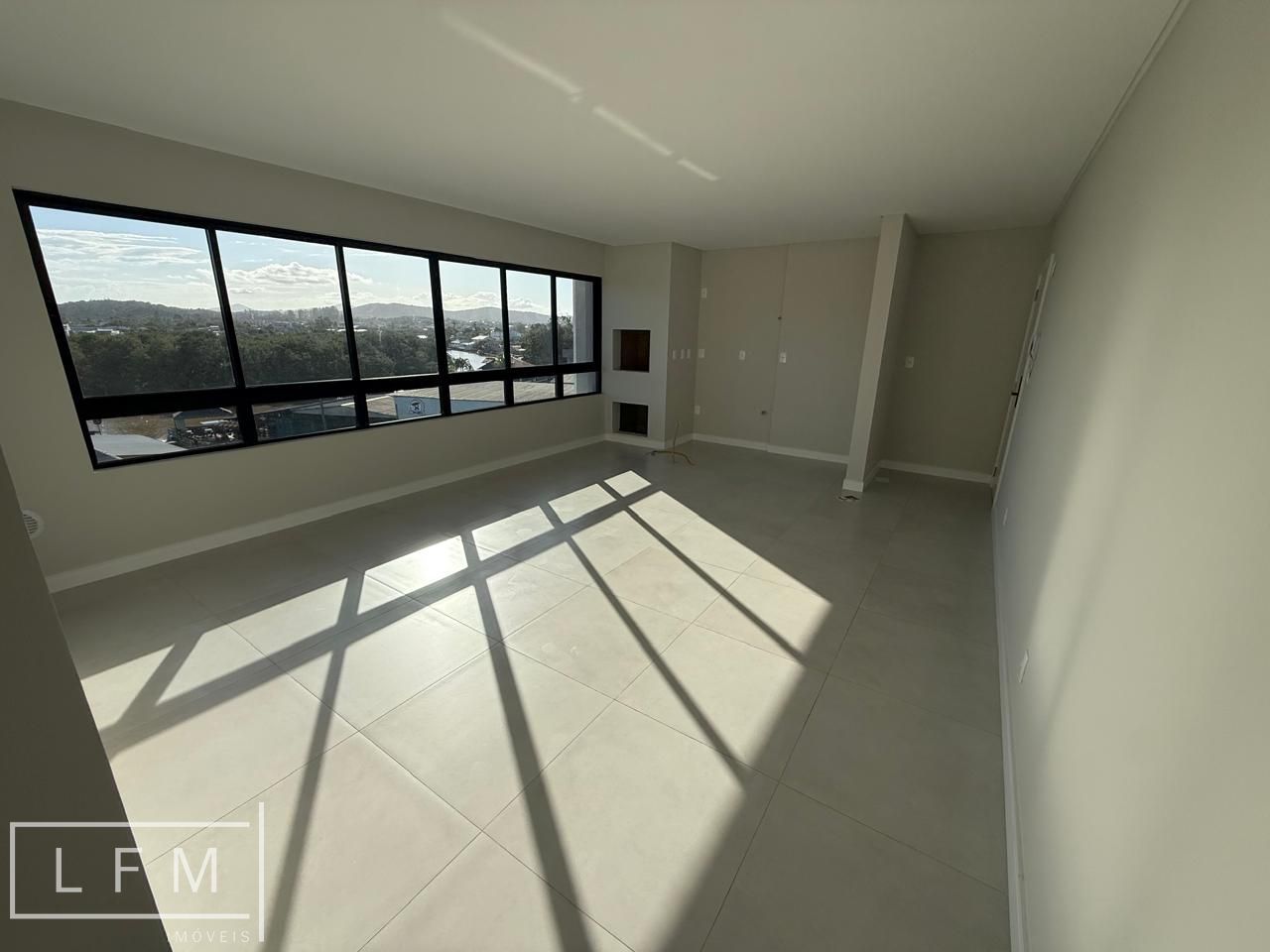 Apartamento pronto para morar no centro de Balneário Piçarras Sc