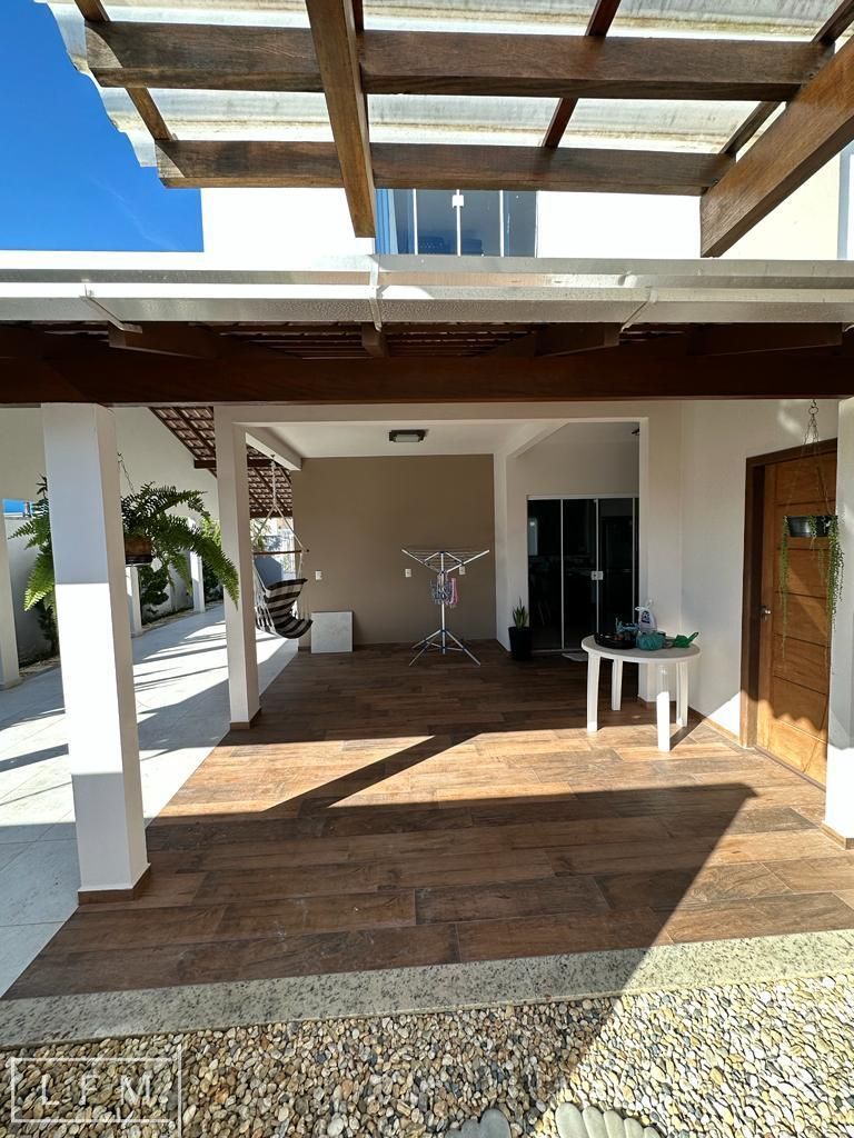 Casa com 5 Dormitórios à venda, 250 m² por R$ 1.900.000,00 Casa com 5 Dormitórios à venda, 250 m² por R$ 1.900.000,00