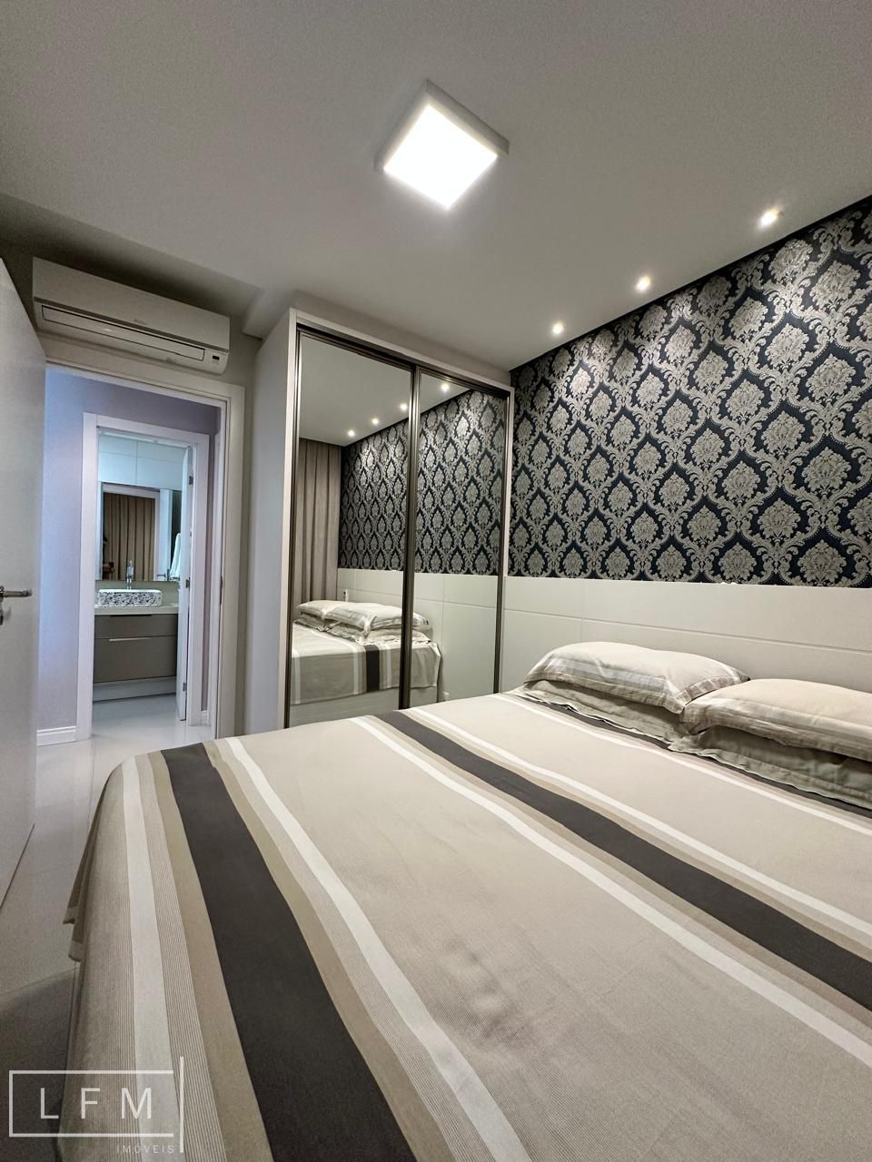 Apartamento mobiliado em home club