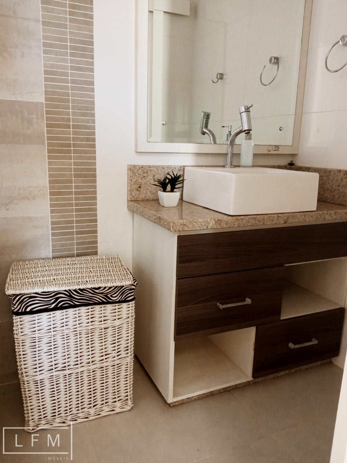 Casa, 4 quartos, 240 m² - Foto 35