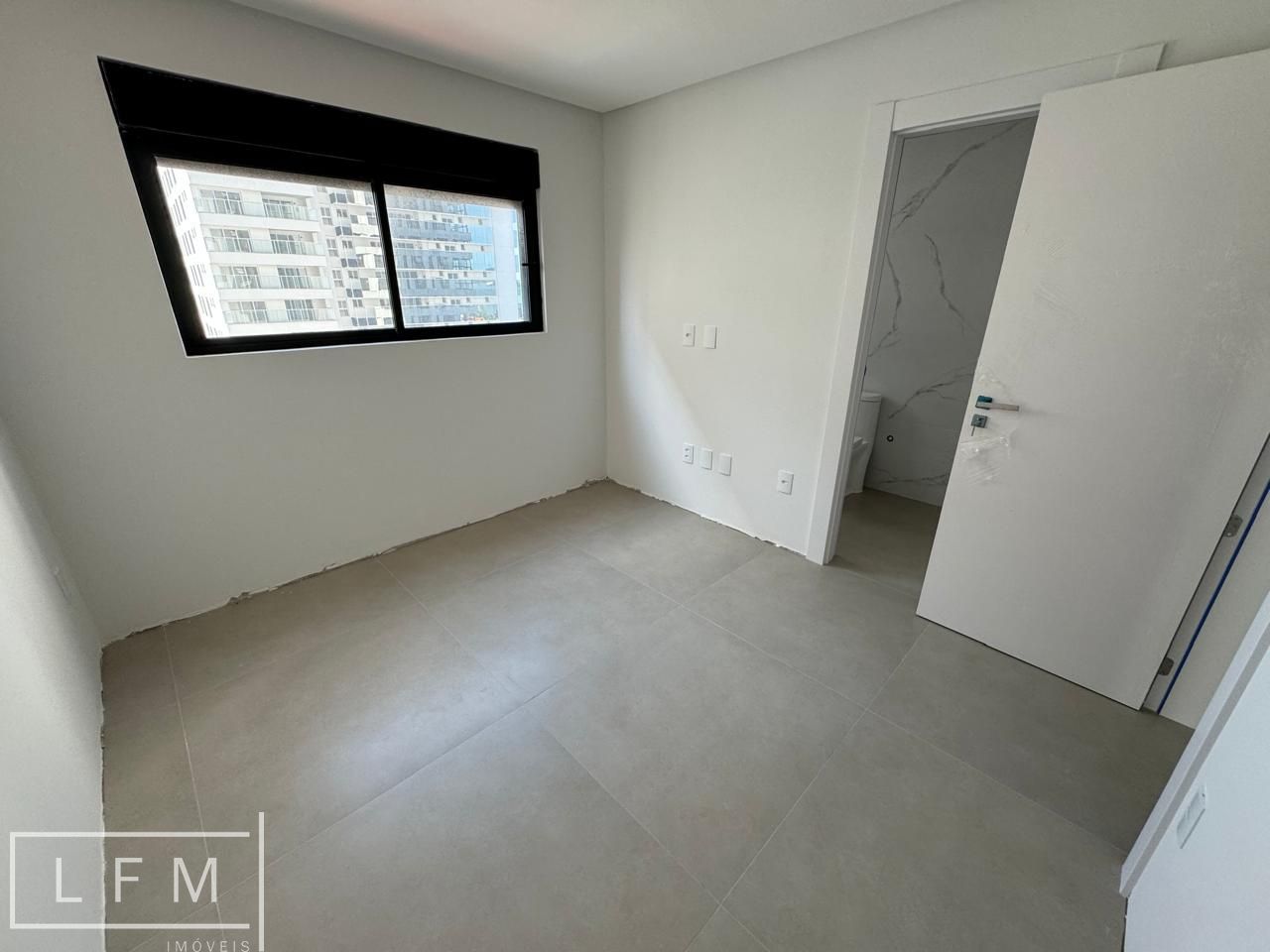 Apartamento à venda com 3 quartos, 134m² - Foto 23