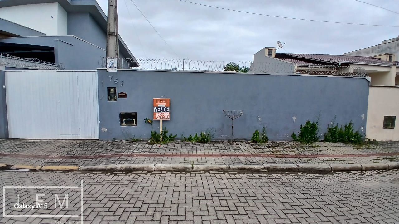 Casa à venda  no Itacolomi - Balneário Piçarras, SC. Imóveis