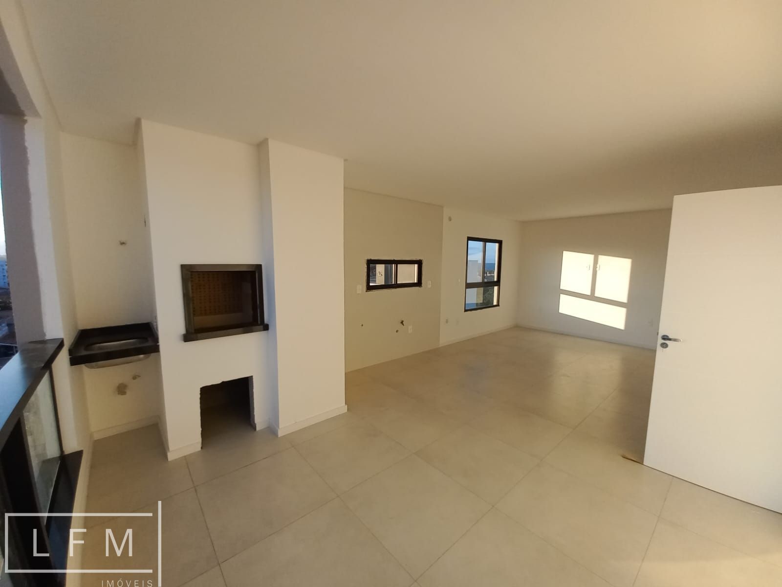 Apartamento à venda com 2 quartos, 85m² - Foto 4