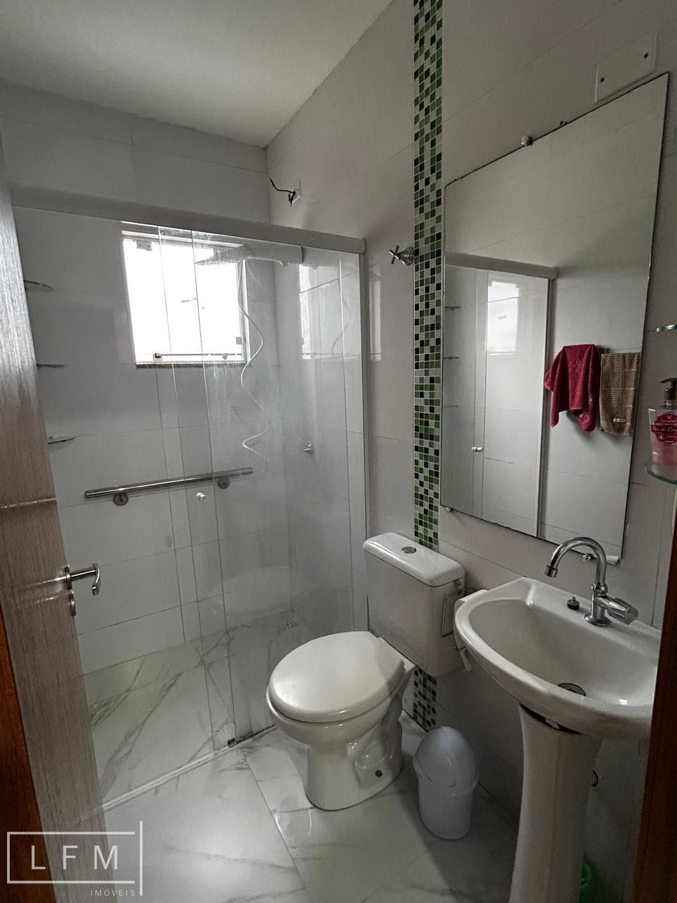 Sobrado mobiliado venda proximo do mar em Balneario Picarras Sc
