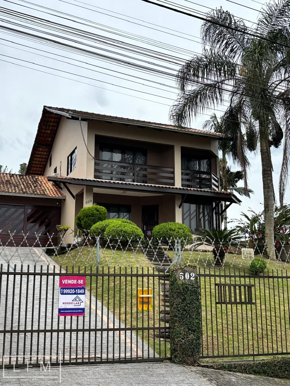 Casa, 4 quartos, 210 m² - Foto 1