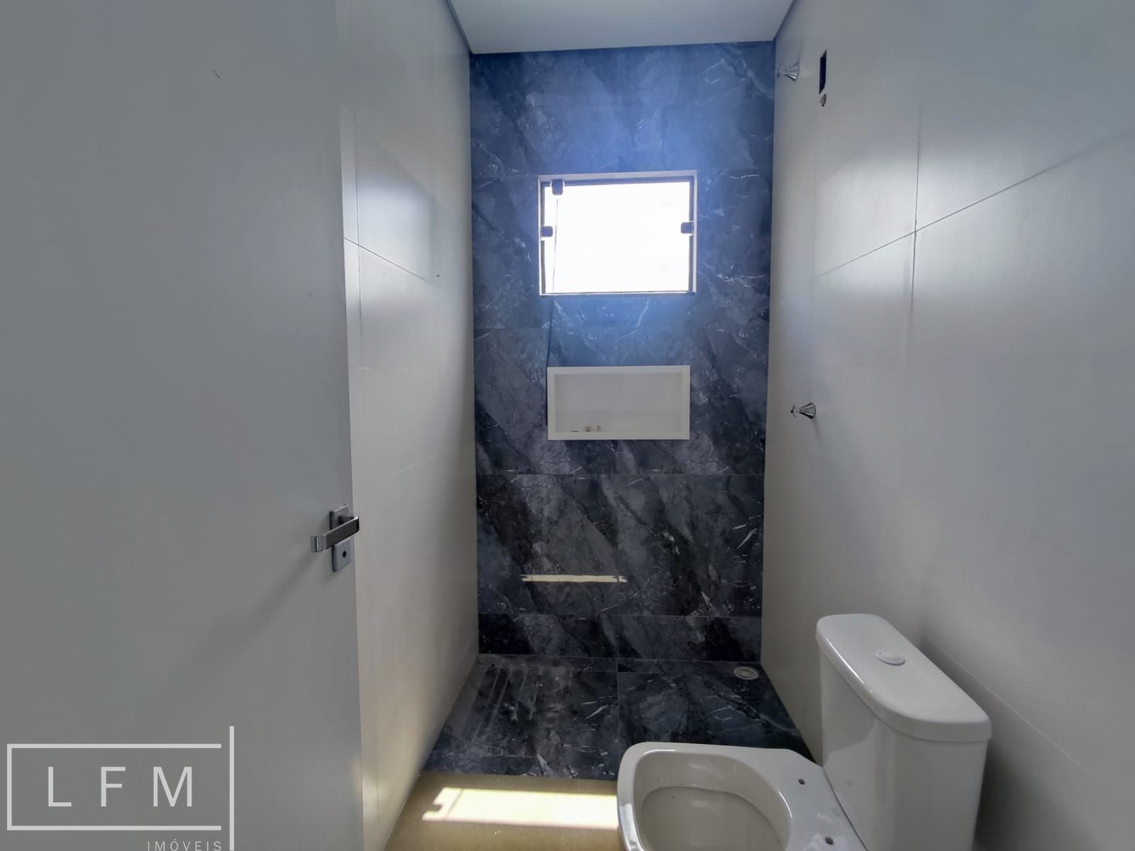 Casa à venda com 2 quartos, 55m² - Foto 13
