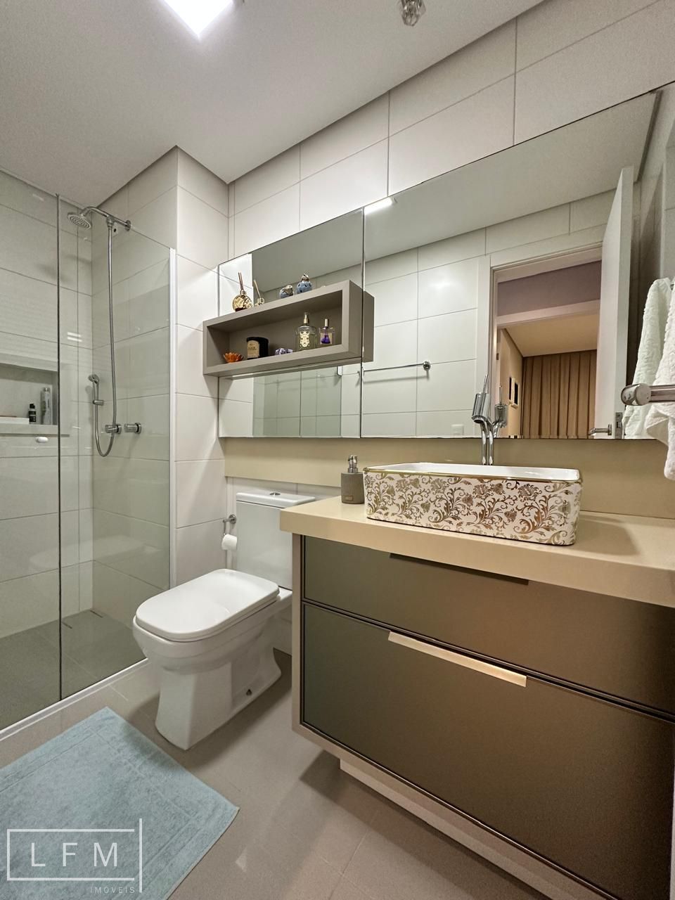 Apartamento mobiliado em home club