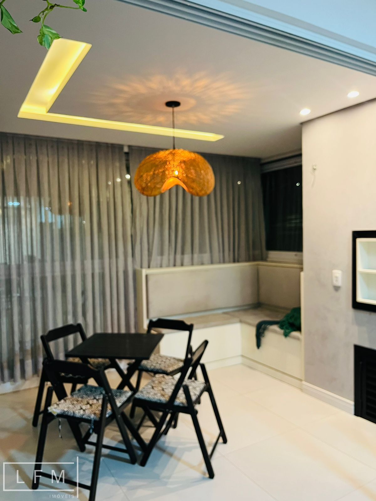 Apartamento finamente mobiliado em proximo do mar em Balneario Picarras Sc