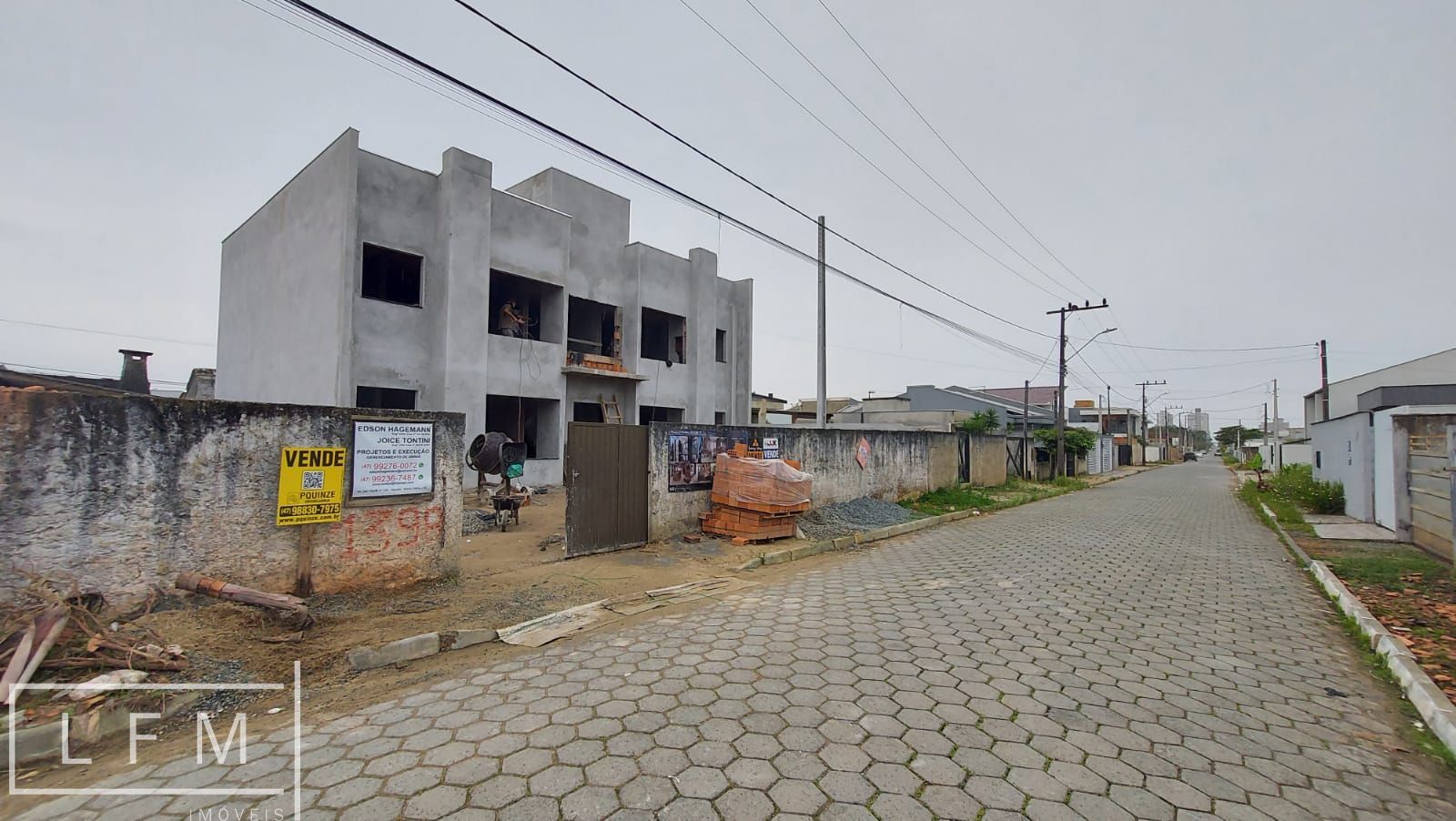 Apartamento com 2 Dormitórios à venda, 69 m² por R$ 399.000,00 Apartamento com 2 Dormitórios à venda, 69 m² por R$ 399.000,00