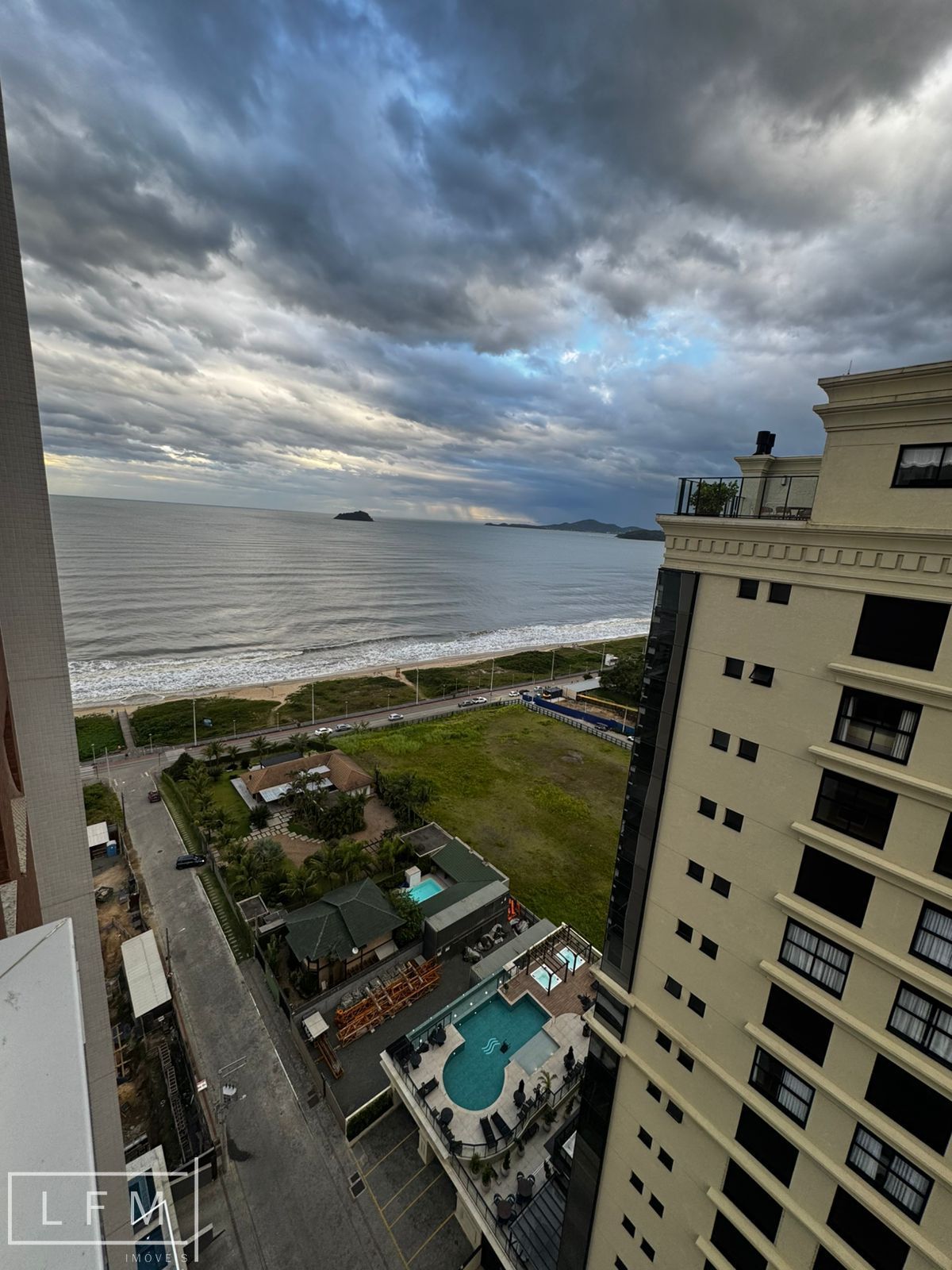 Apartamento frente em Balneário Piçarras SC