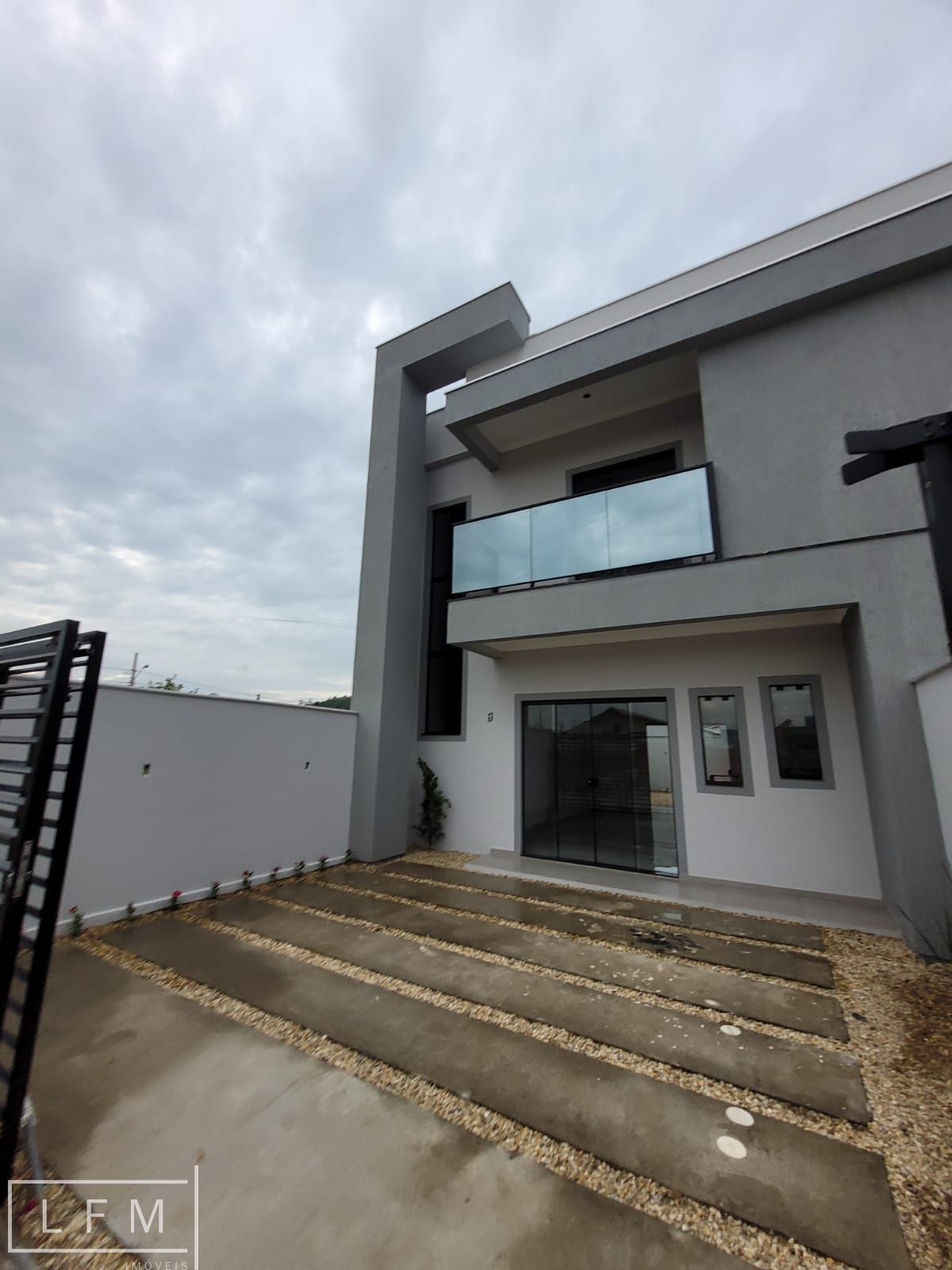Sobrado à venda com 3 quartos, 100m² - Foto 2