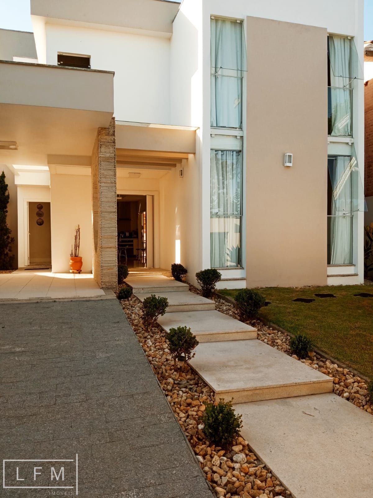 Casa, 4 quartos, 240 m² - Foto 3