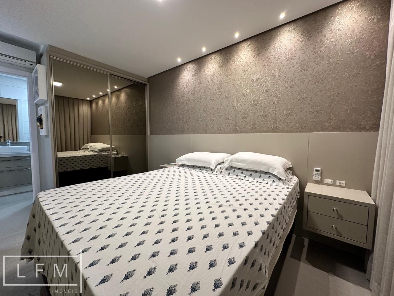 Apartamento mobiliado em home club