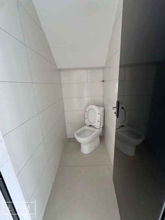 Sobrado geminado alto padrão em Balneário Piçarras Sc