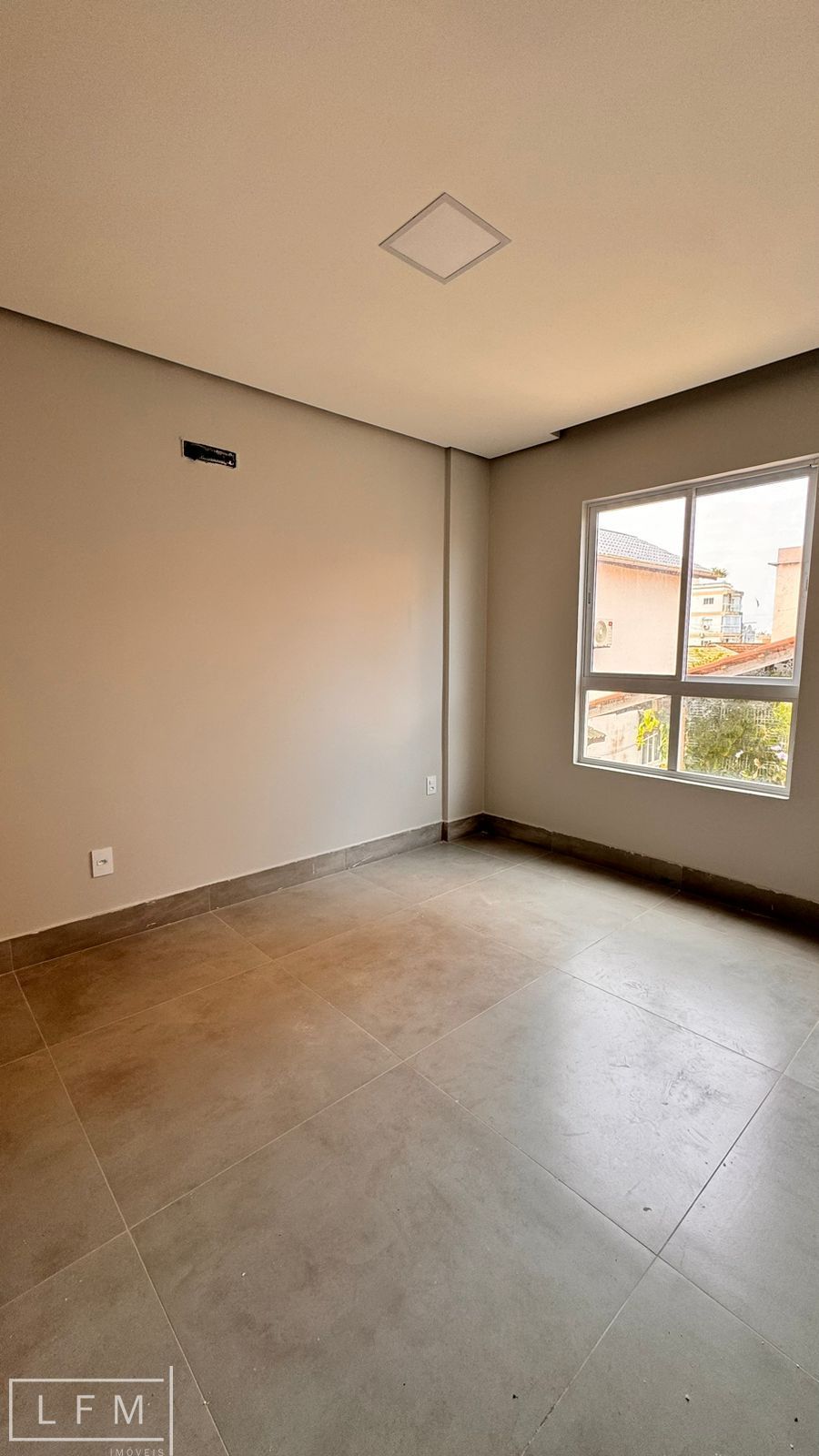 Apartamento à venda com 2 quartos, 70m² - Foto 7