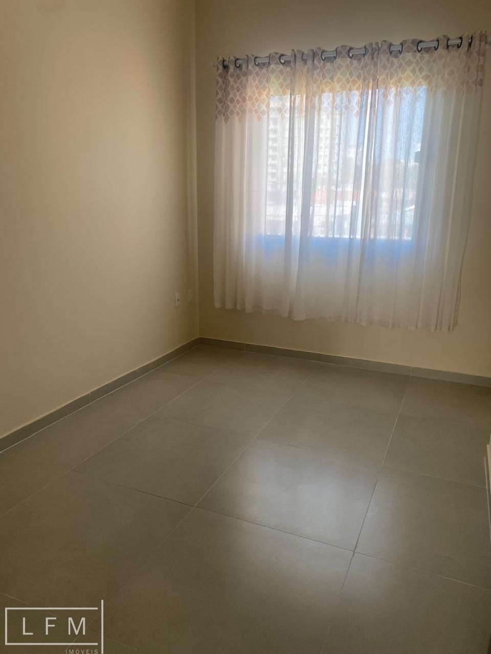 Apartamento para alugar com 2 quartos, 70m² - Foto 8