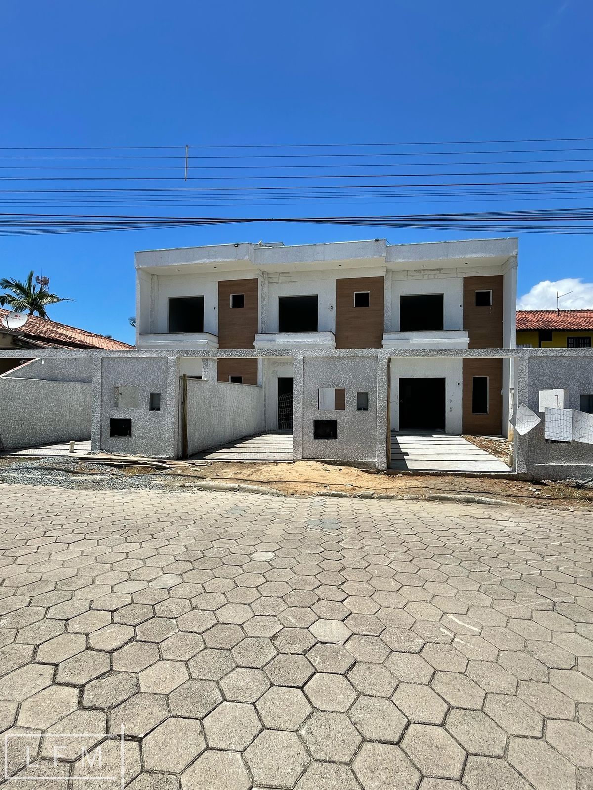 Sobrado à venda  no Itacolomi - Balneário Piçarras, SC. Imóveis