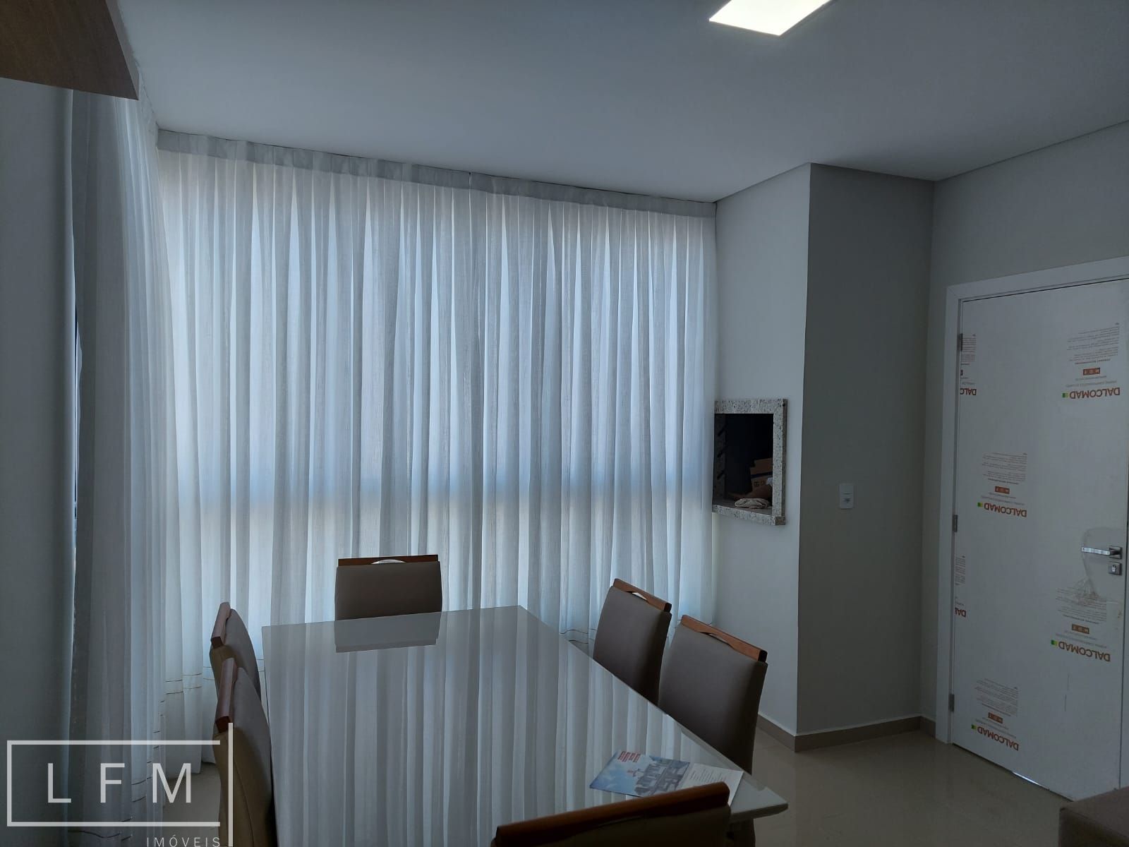 Apartamento à venda com 2 quartos, 83m² - Foto 3