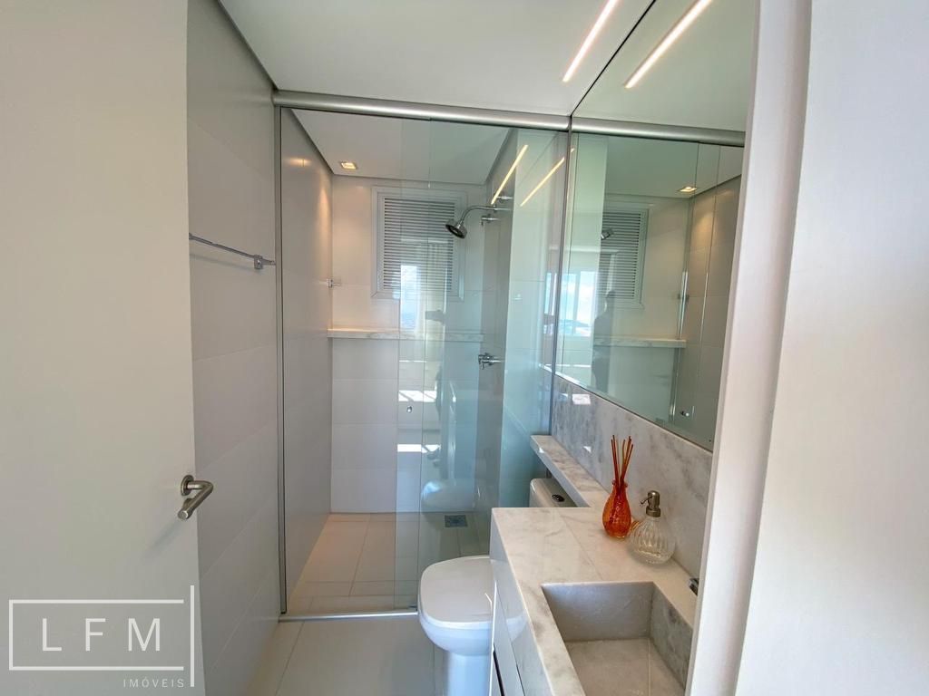 Apartamento tres suite todo mobiliado em Balneário Piçarras Sc