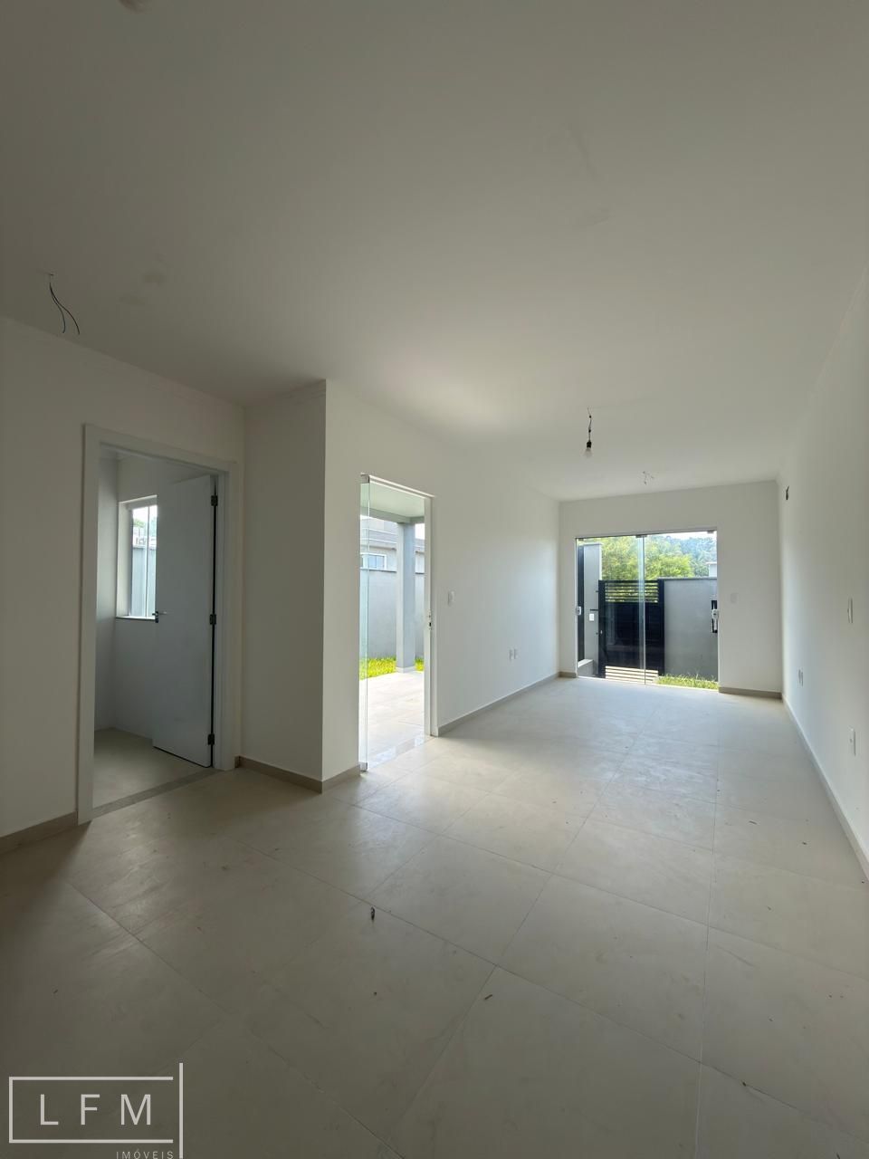 Casa com 2 Dormitórios à venda, 70 m² por R$ 450.000,00 Casa com 2 Dormitórios à venda, 70 m² por R$ 450.000,00