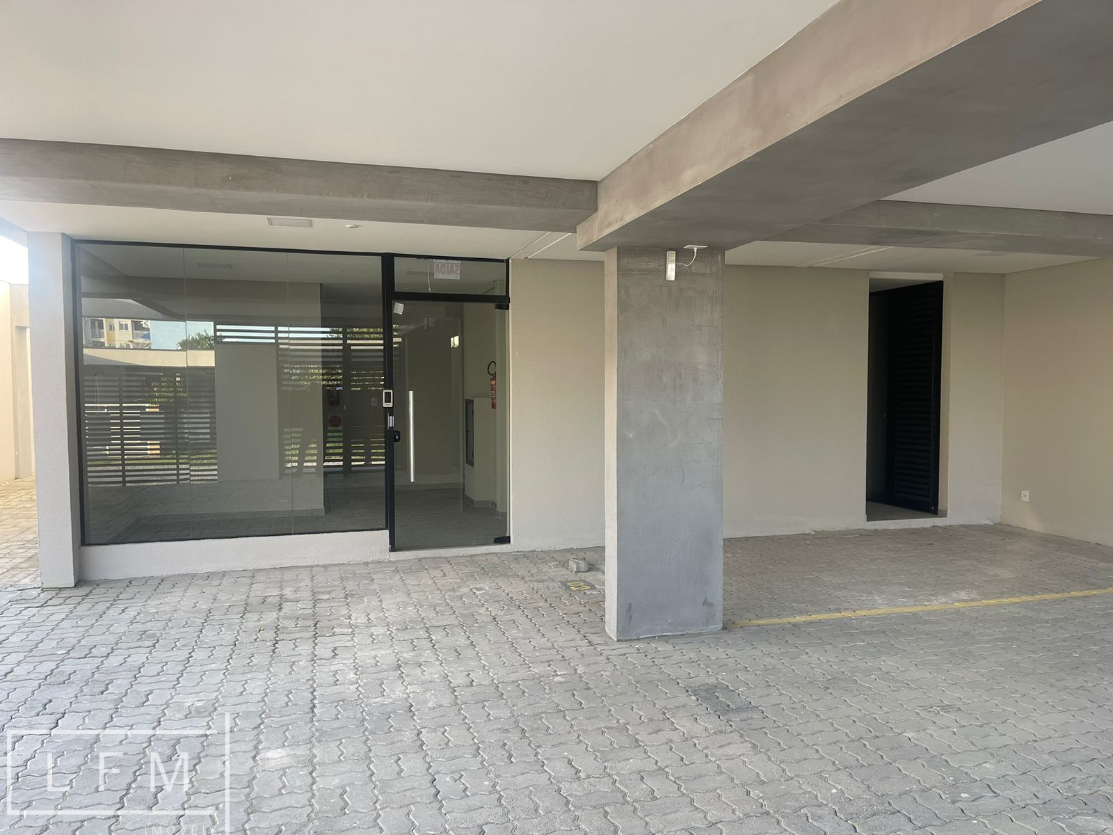 Apartamento à venda com 2 quartos, 66m² - Foto 4