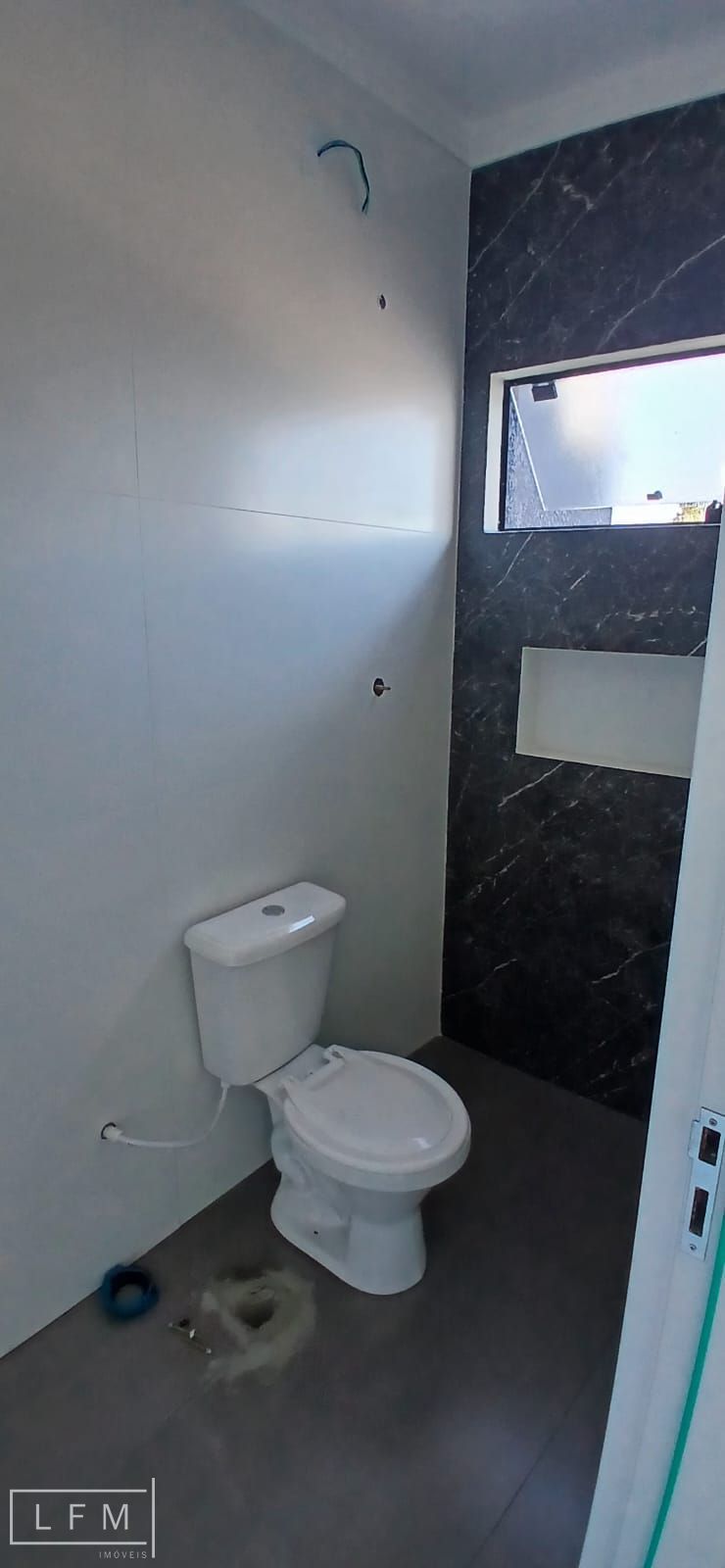Sobrado geminado pronto para morar em Balneário Piçarras Sc