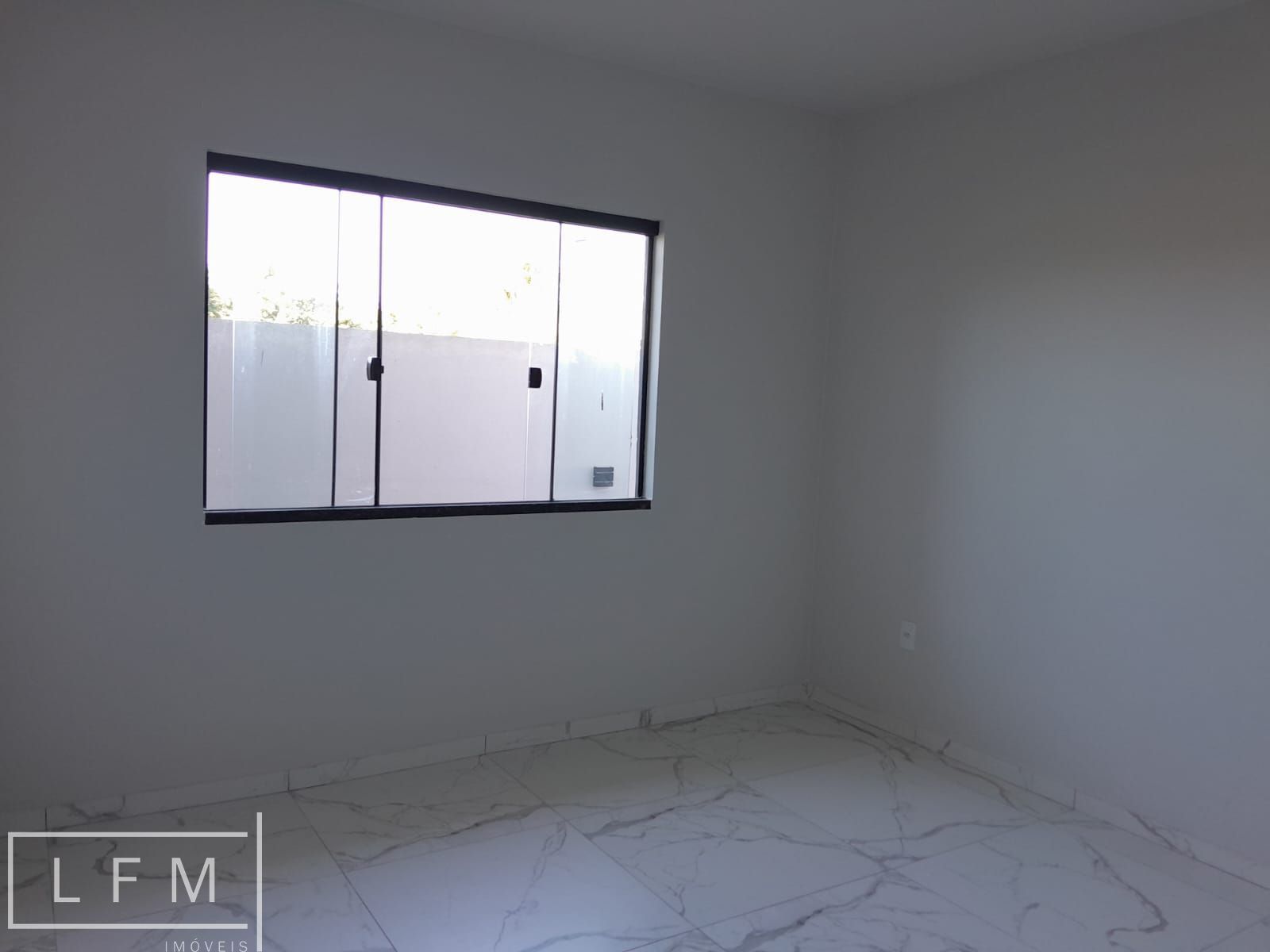 Casa à venda com 2 quartos, 70m² - Foto 12