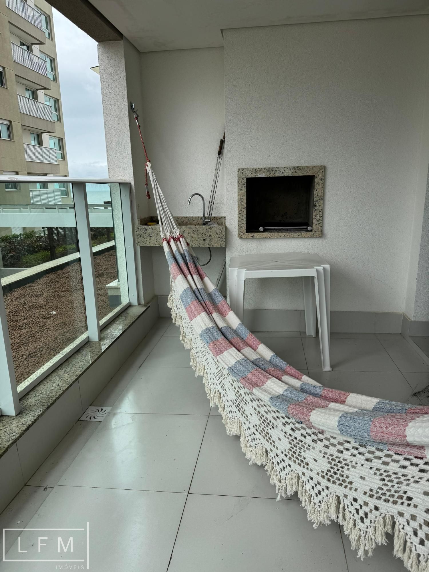 Apartamento frente em Balneário Piçarras Sc