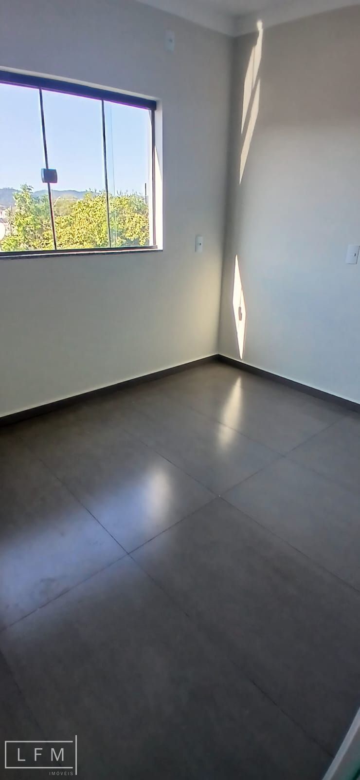Sobrado geminado pronto para morar em Balneário Piçarras Sc
