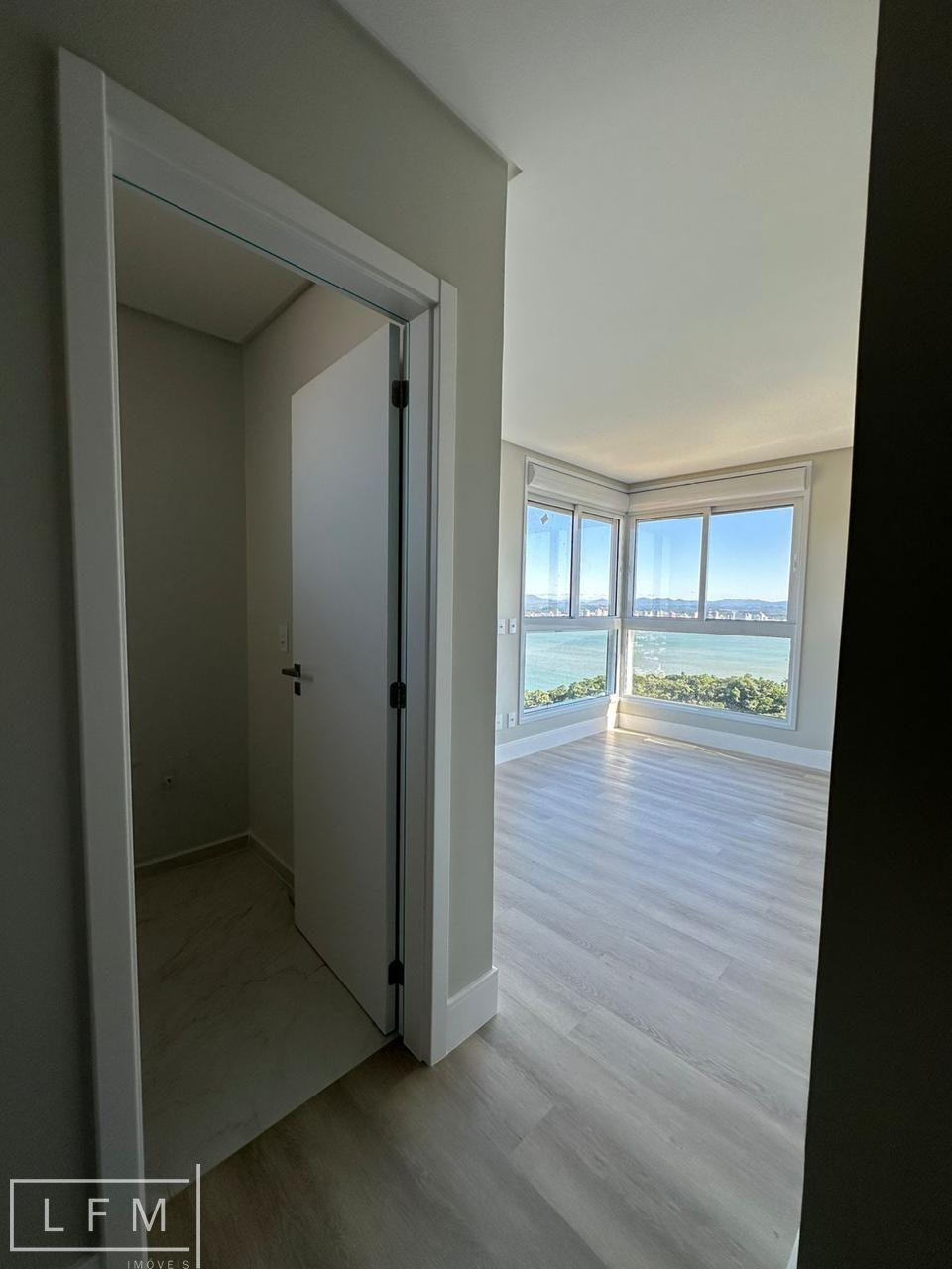 Apartamento à venda com 4 quartos, 257m² - Foto 18