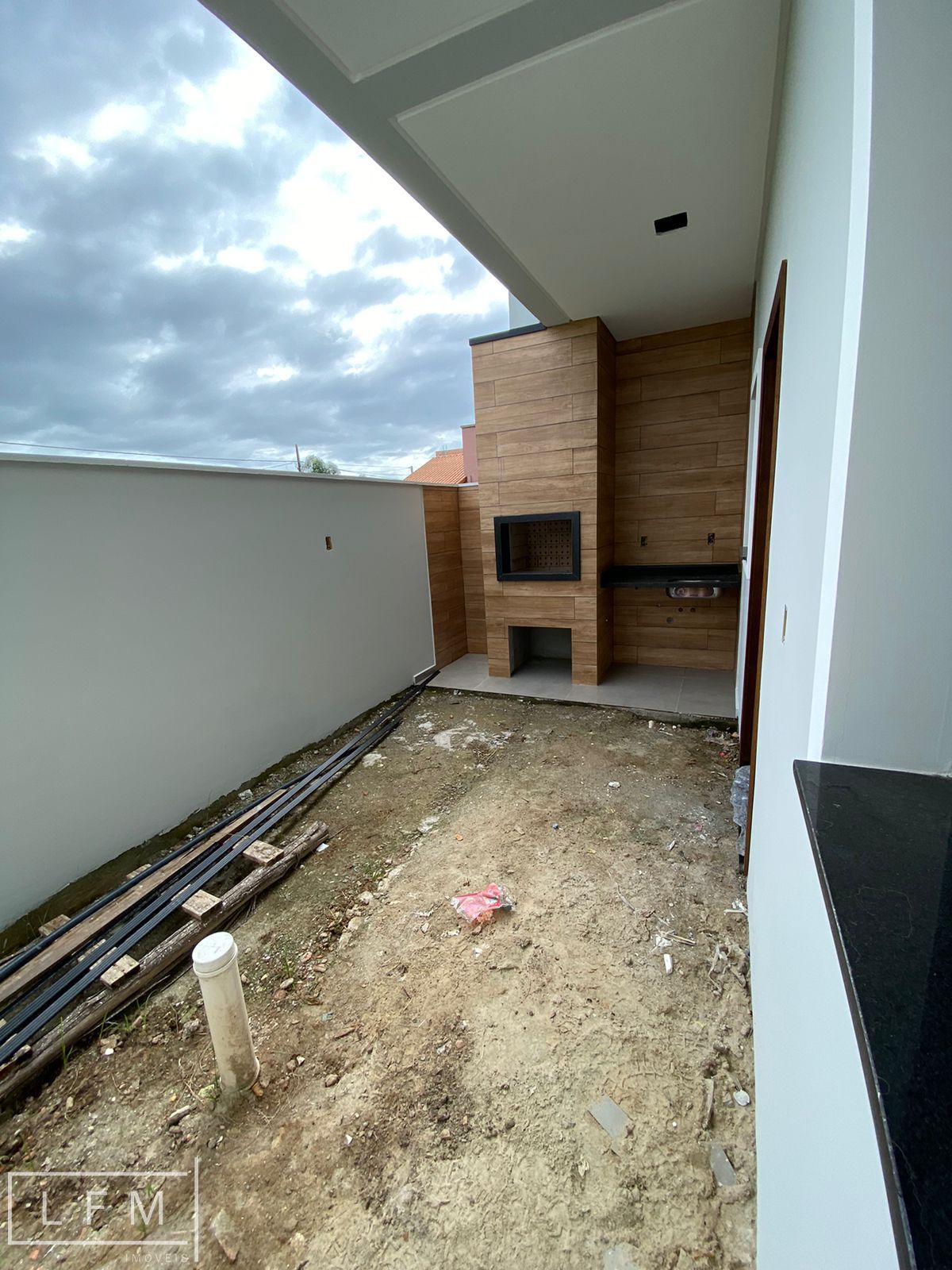 Sobrado muito bem acabado próximo da praia em Balneário Piçarras Sc