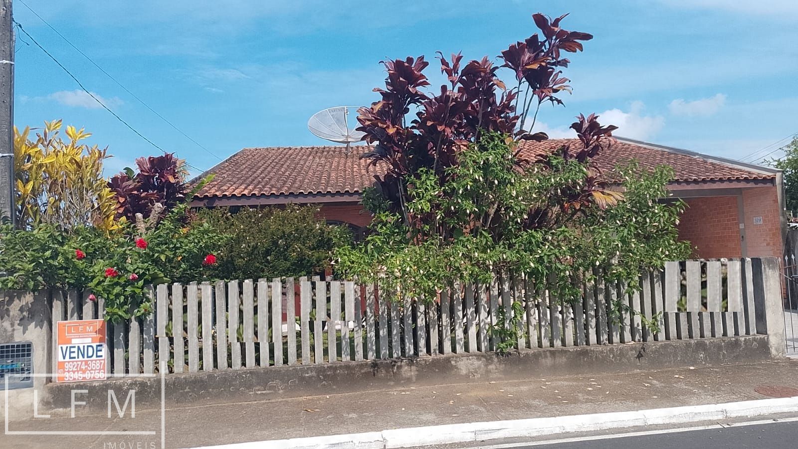 Casa à venda  no Centro - Balneário Piçarras, SC. Imóveis