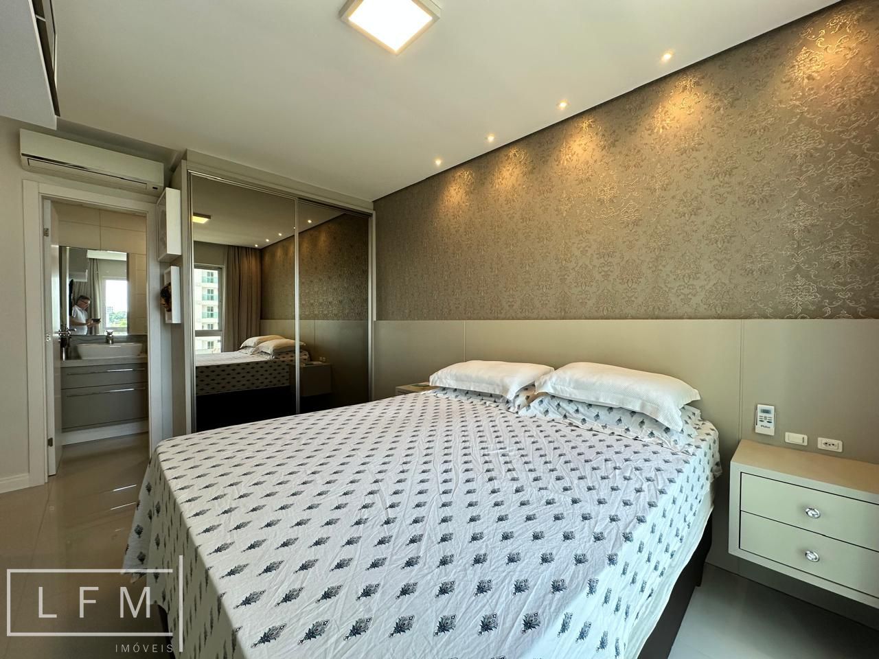 Apartamento mobiliado em home club