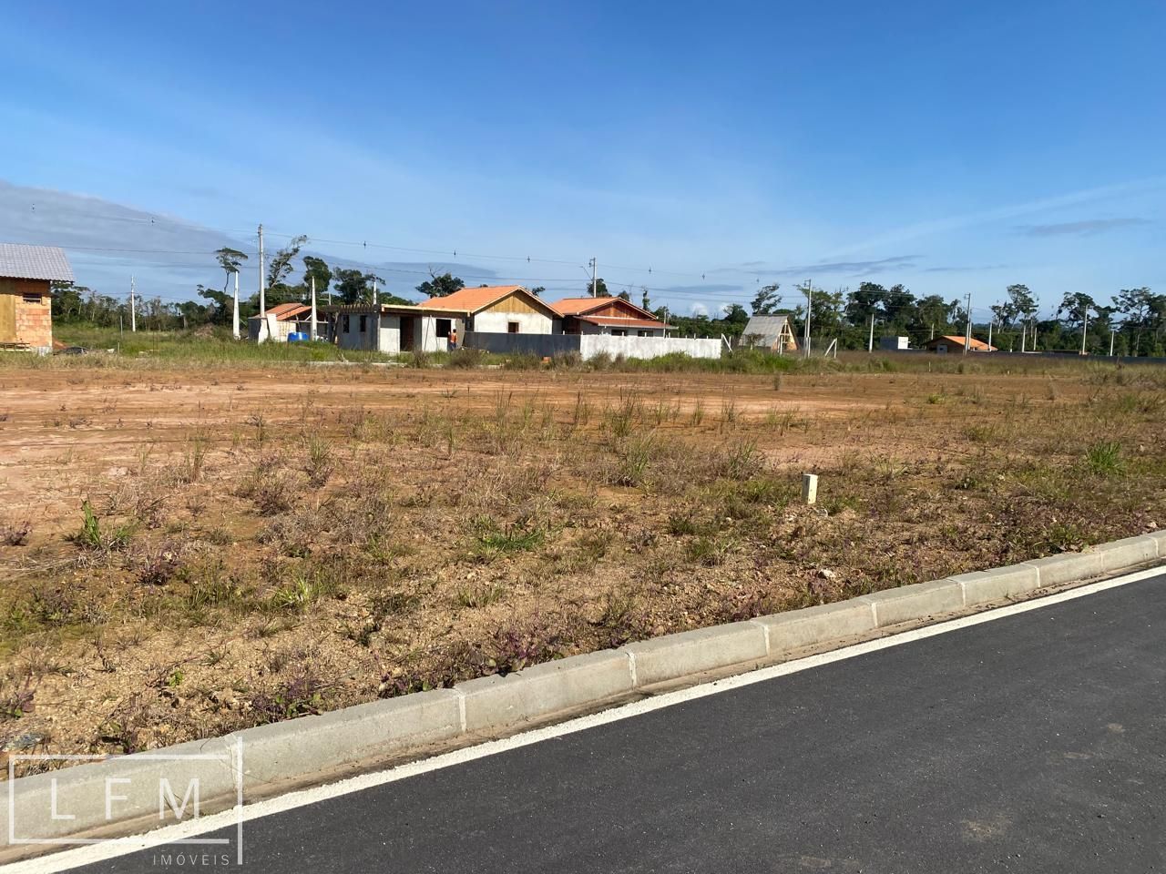 Terreno em loteamento novo pronto para construir em araquari