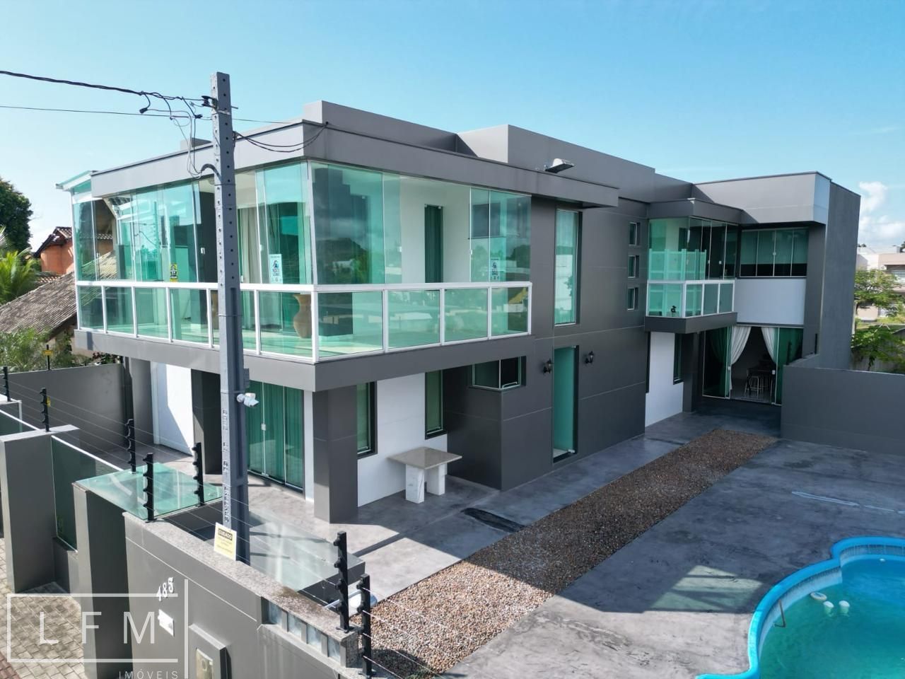 Casa, 4 quartos, 341 m² - Foto 1