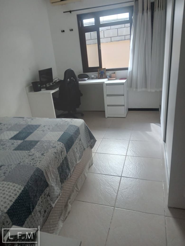 Casa à venda com 4 quartos, 194m² - Foto 17