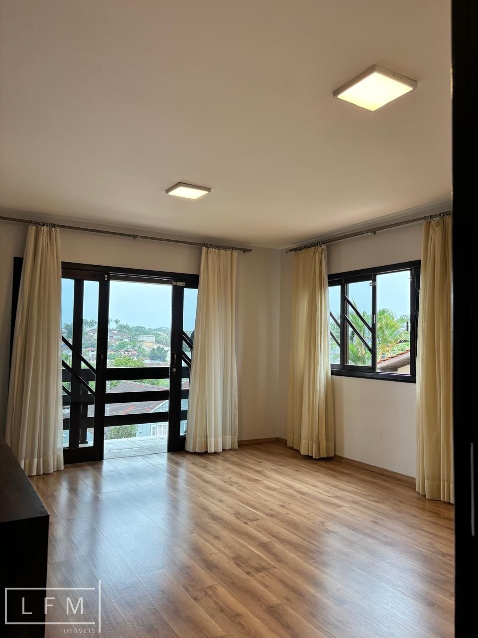 Casa, 4 quartos, 210 m² - Foto 35
