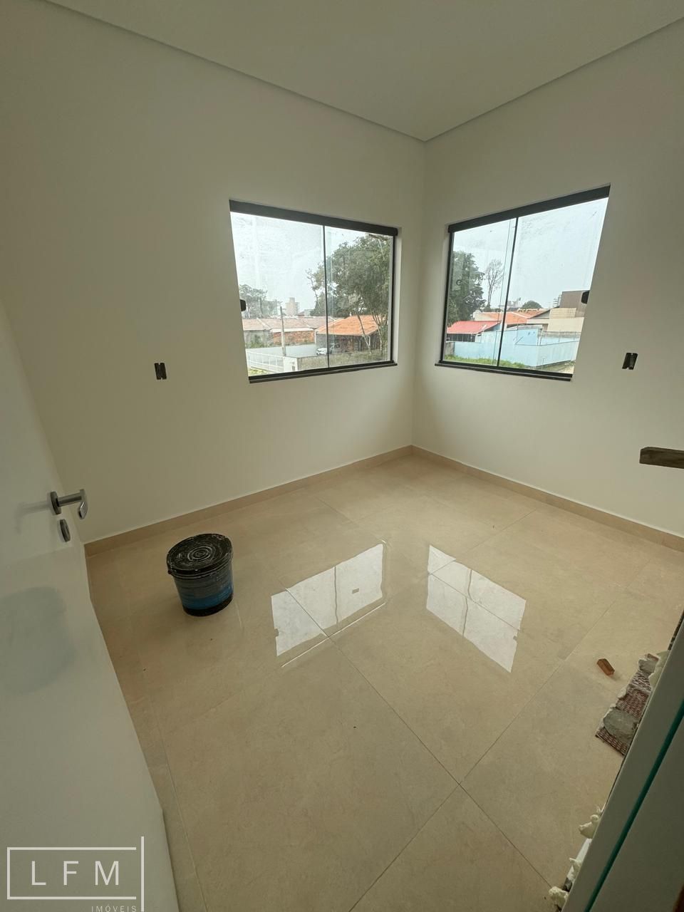 Casa à venda com 3 quartos, 80m² - Foto 12