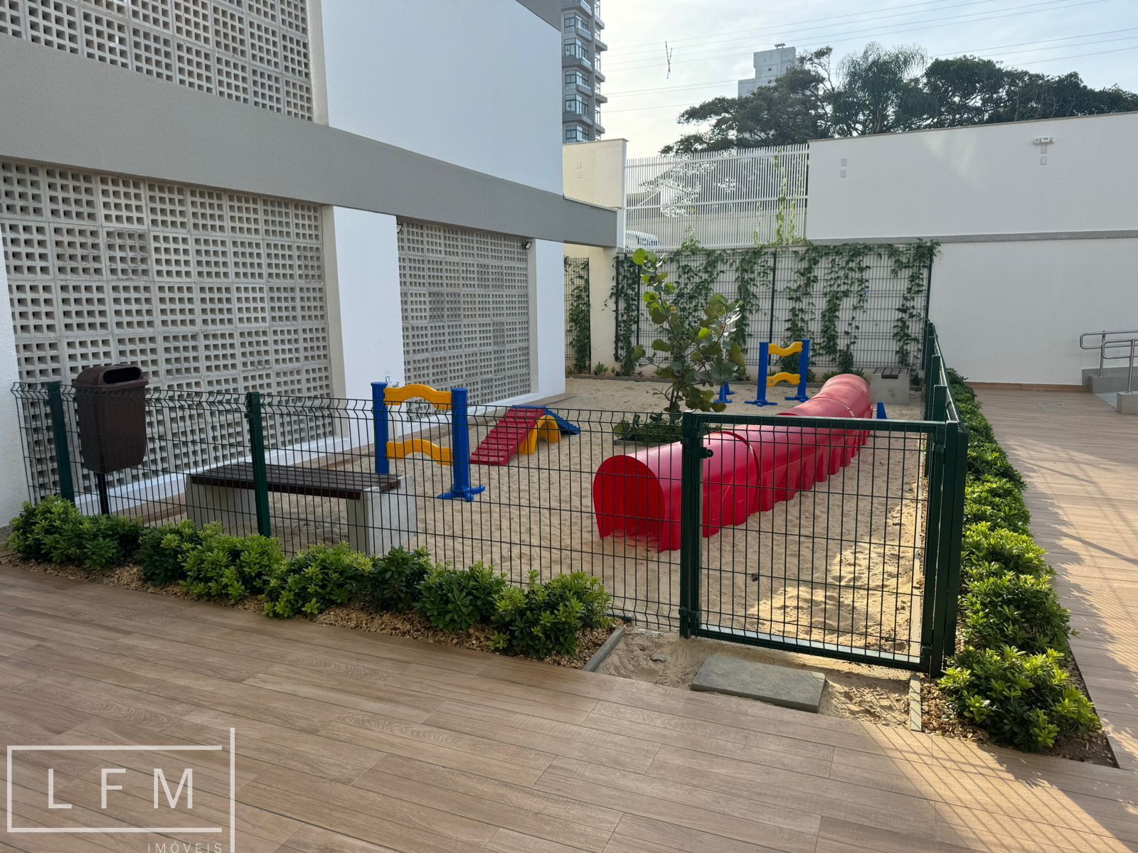 Apartamento à venda com 2 quartos, 76m² - Foto 17