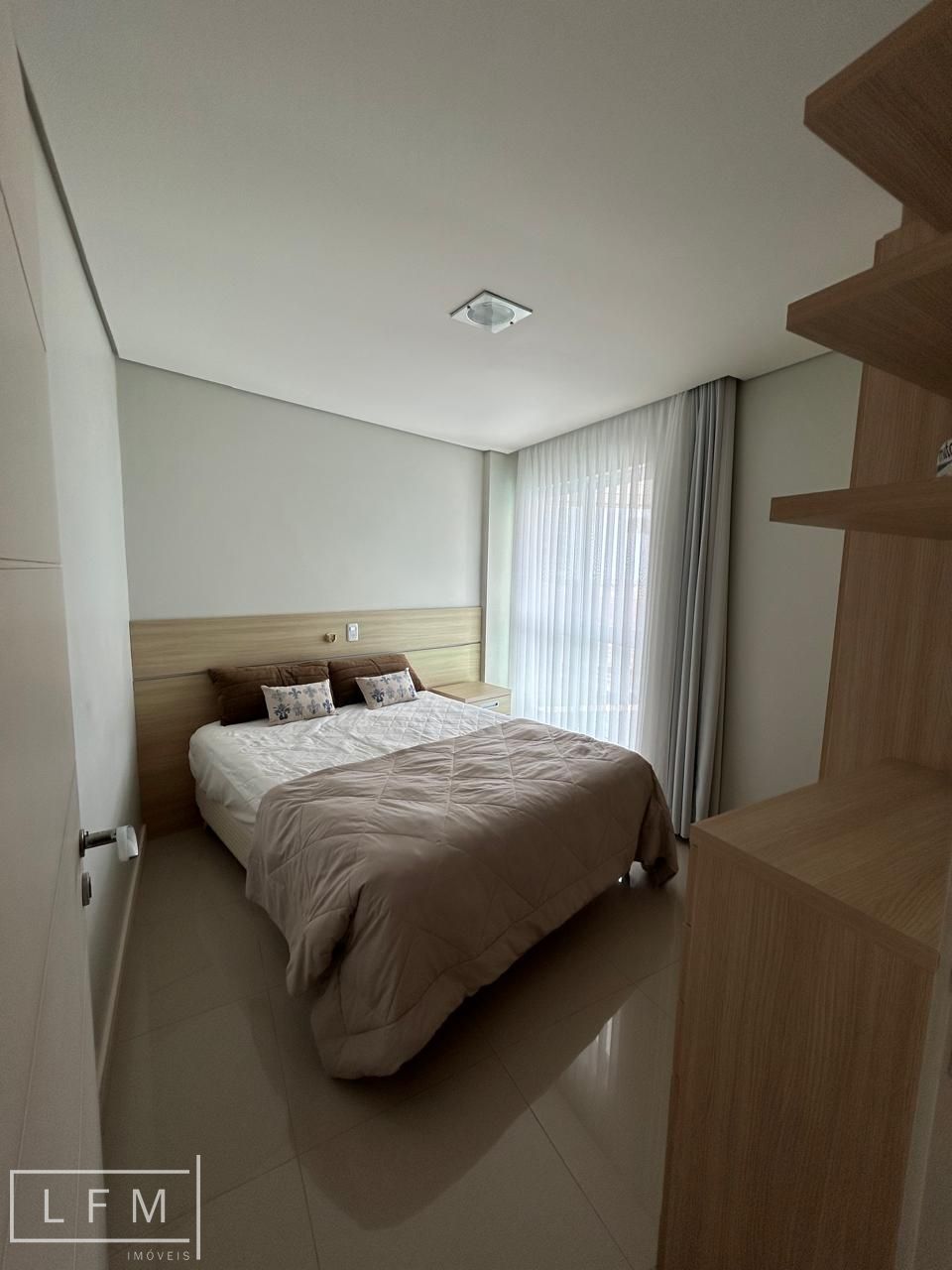 Apartamento mobiliado frente mar a venda em Balneário Piçarras Sc