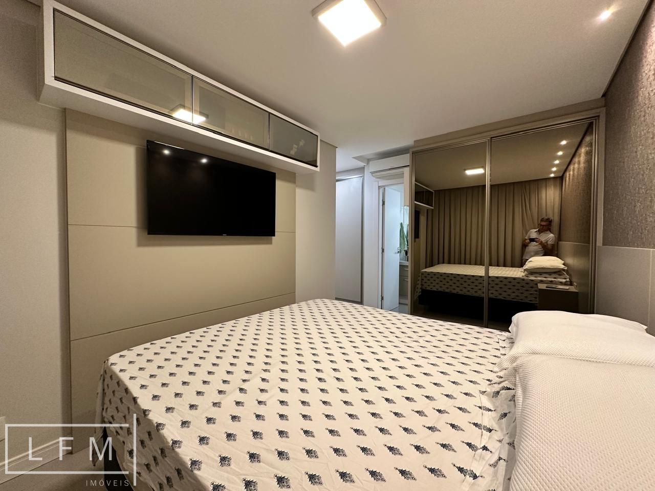 Apartamento mobiliado em home club