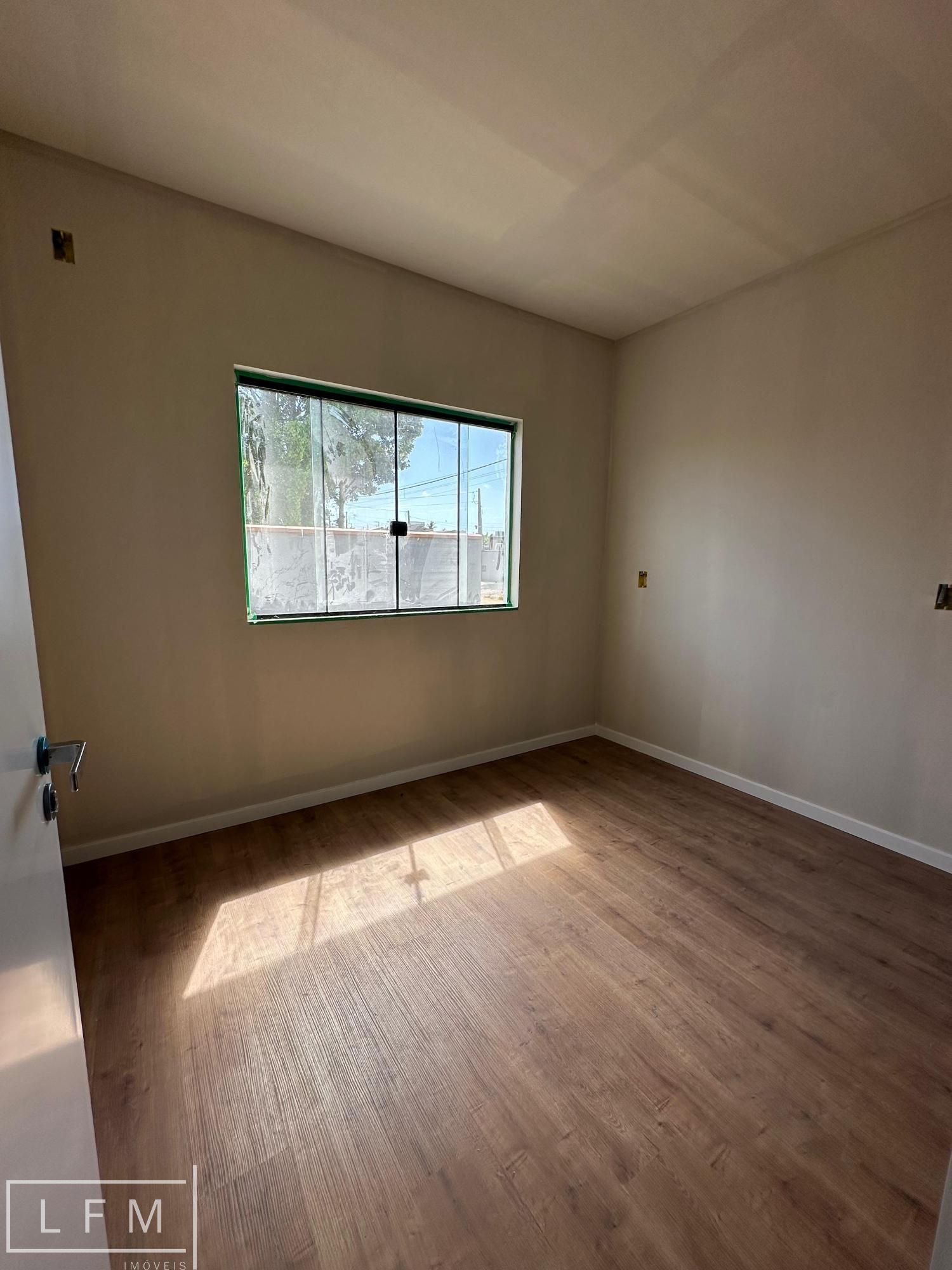 Casa com 2 Dormitórios à venda, 52 m² por R$ 310.000,00 Casa com 2 Dormitórios à venda, 52 m² por R$ 310.000,00