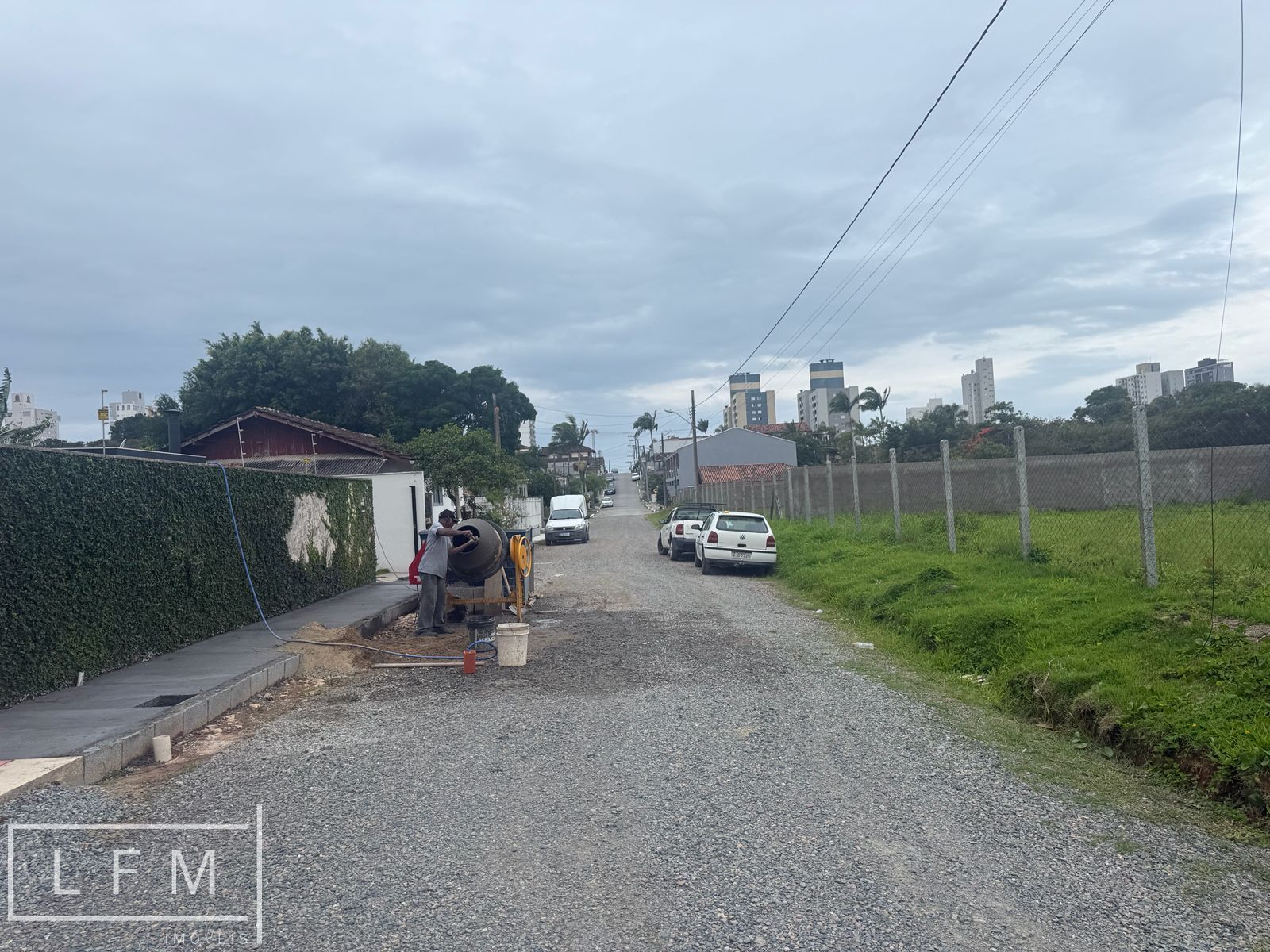 Sobrado geminado no centro de Balneário Piçarras SC