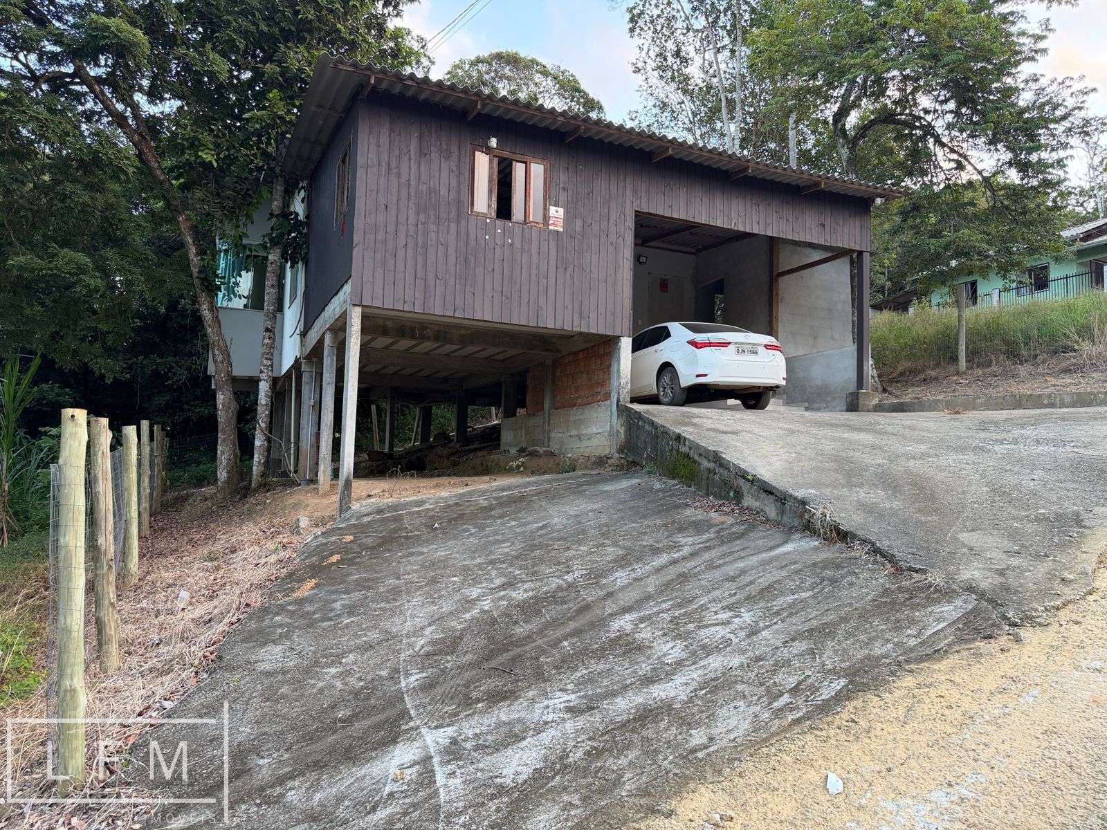 Casa no interior de barra velha