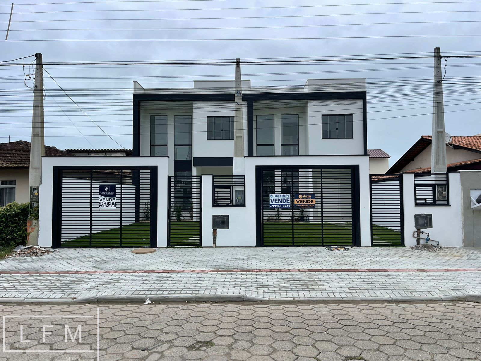 Sobrado  venda  no Nossa Senhora da Paz - Balnerio Piarras, SC. Imveis